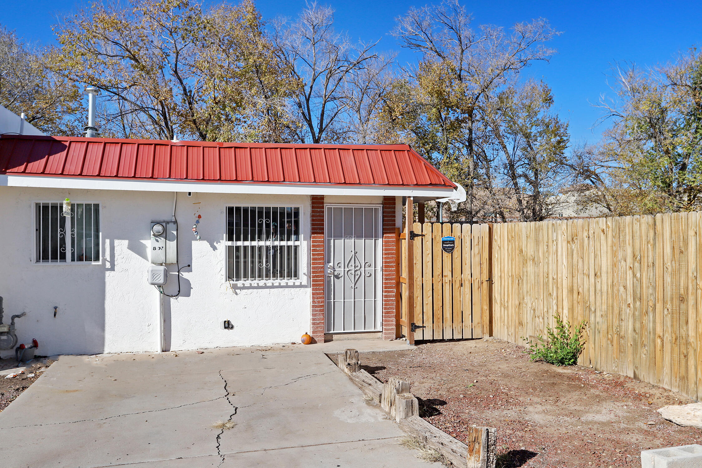 507 Gerald Chavez Lane NE