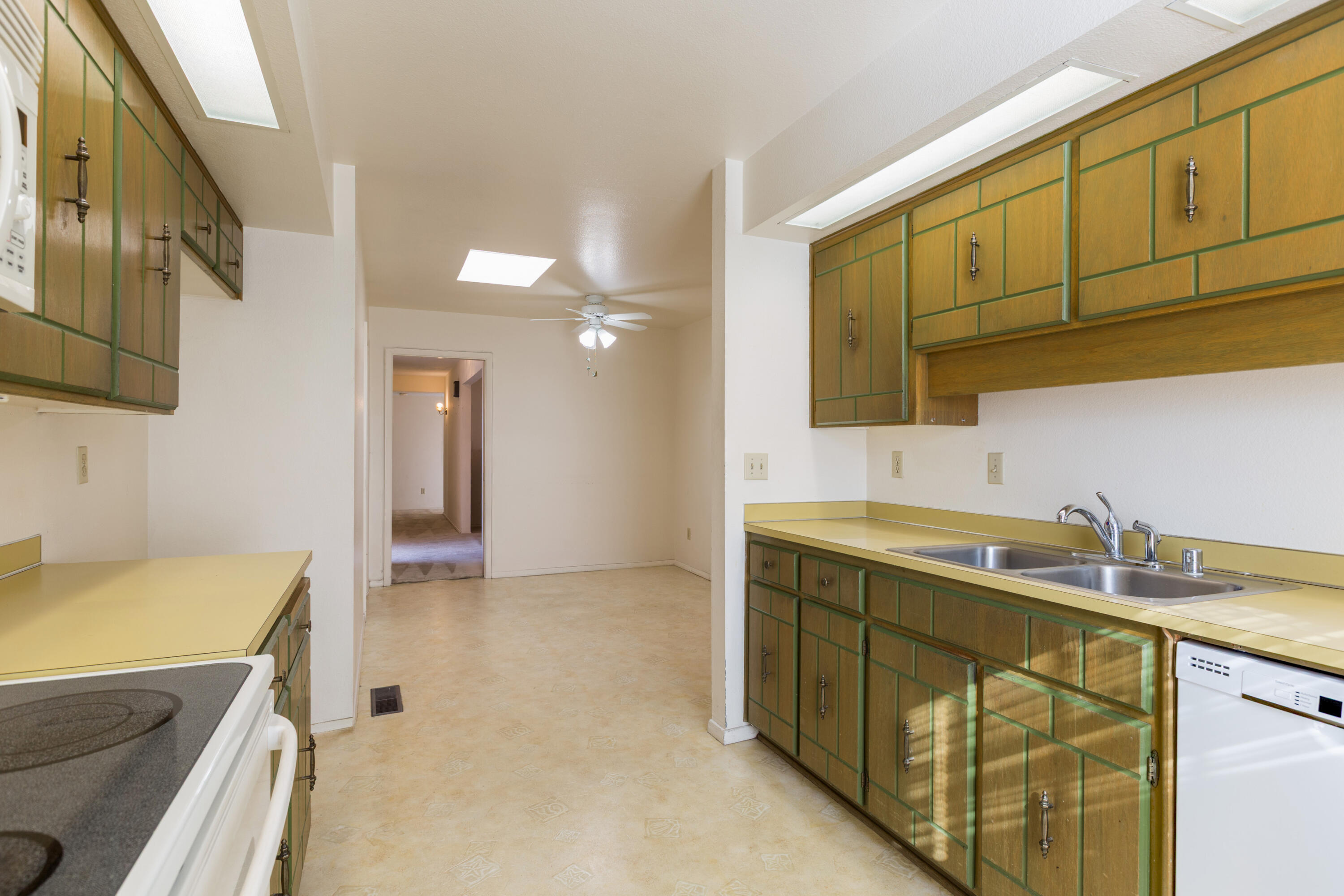 6012 Torreon Drive NE