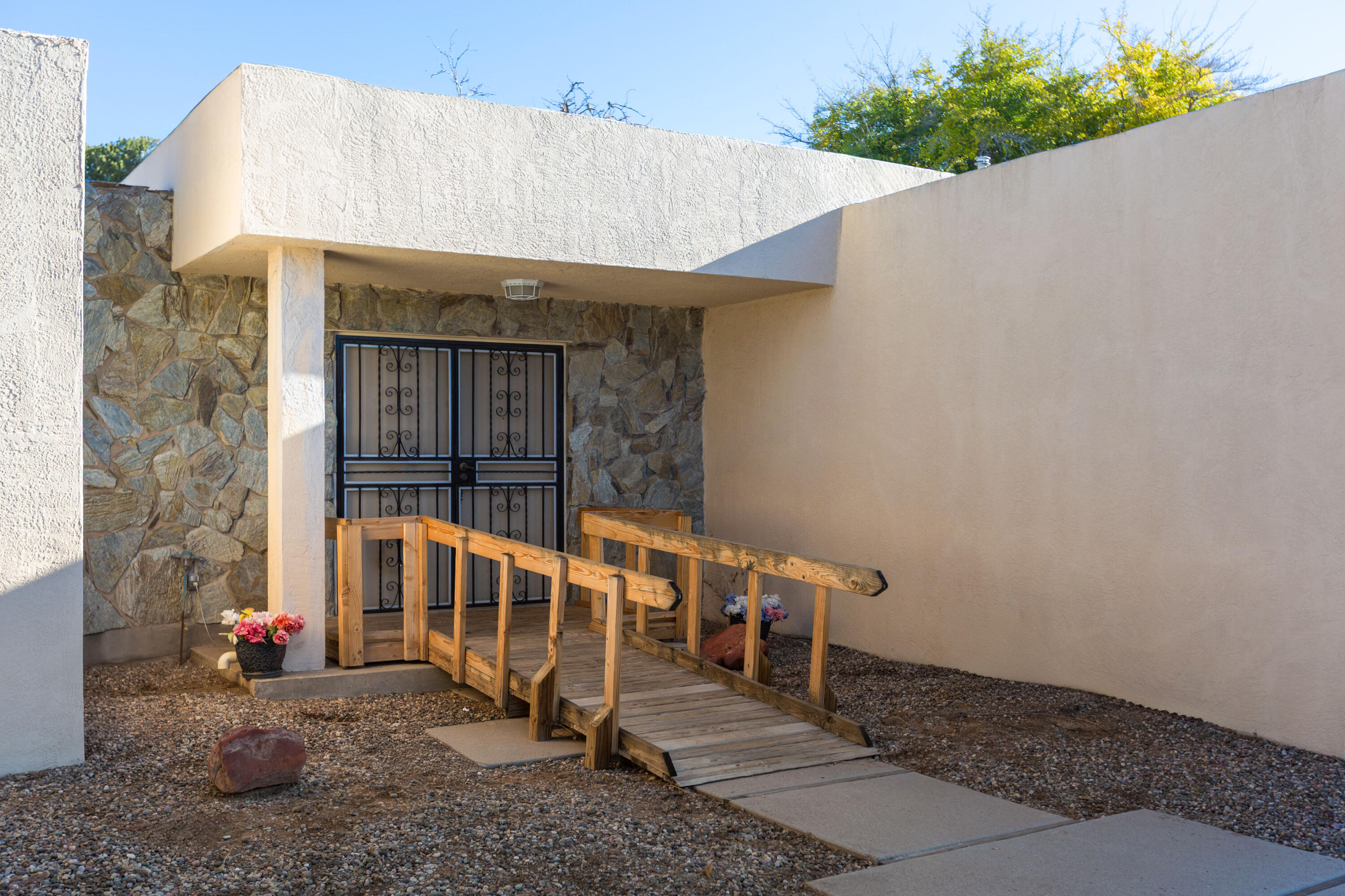 6012 Torreon Drive NE