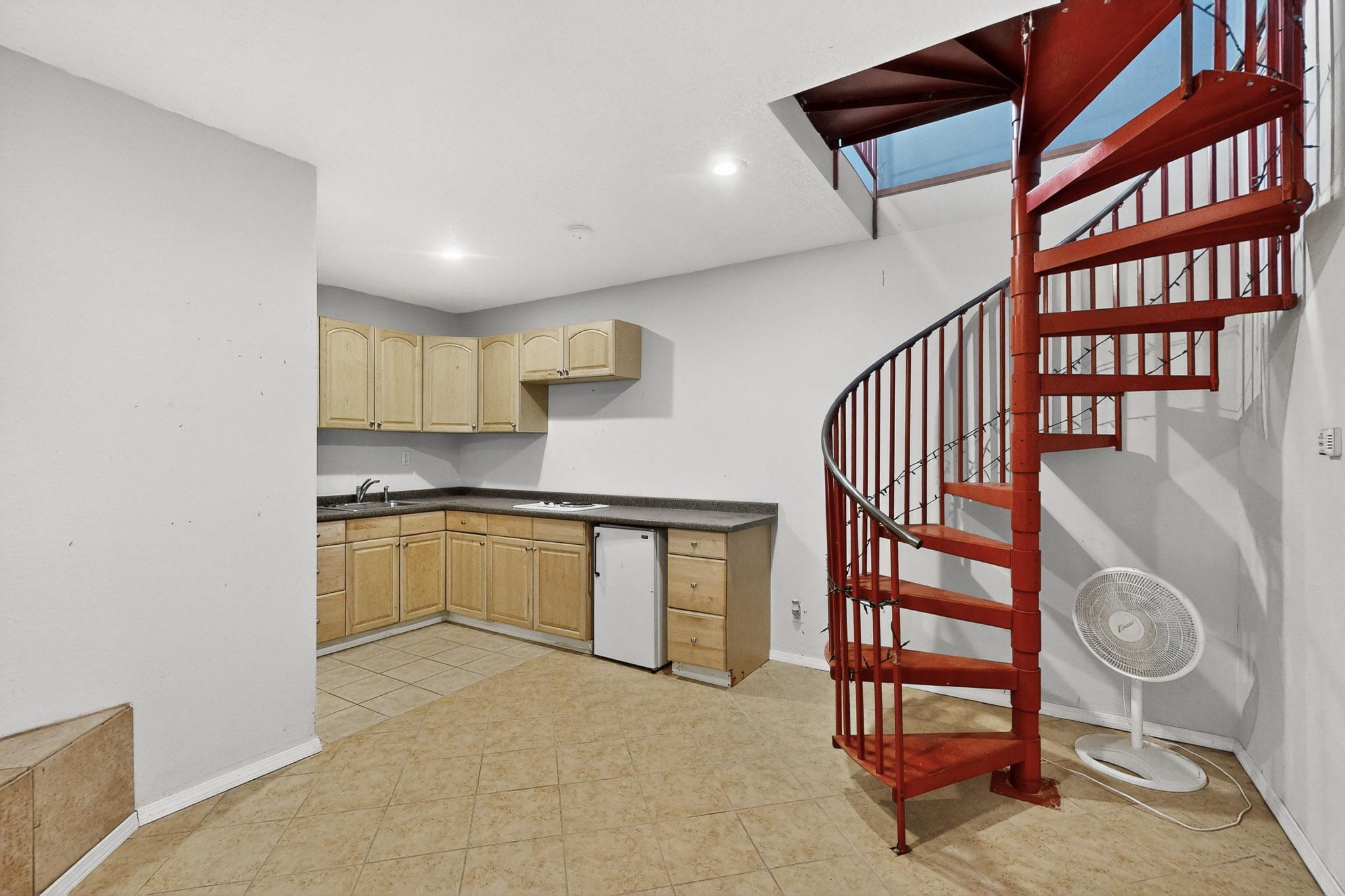 206 E Frost Road