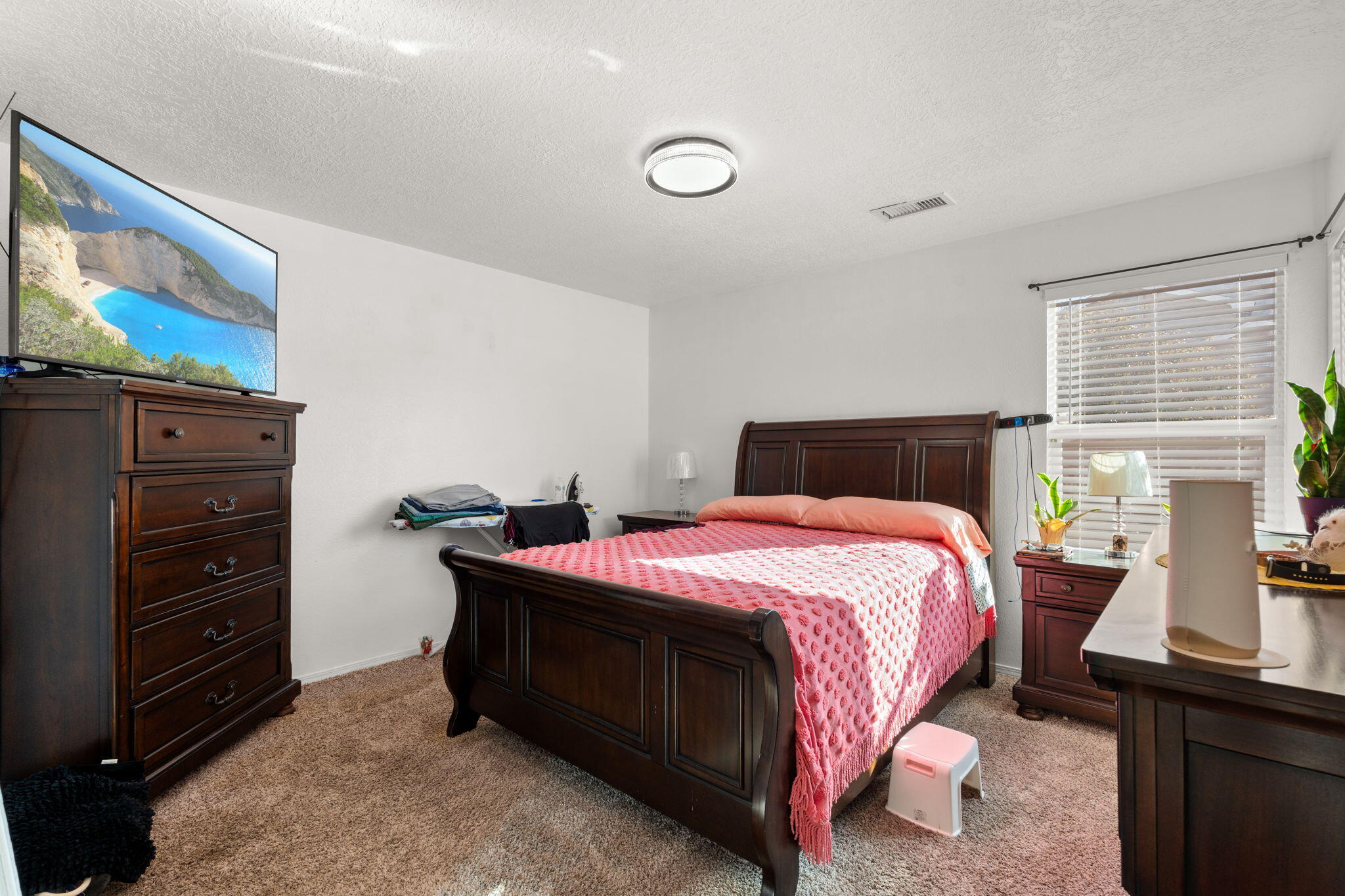 1105 Telstar Loop NW