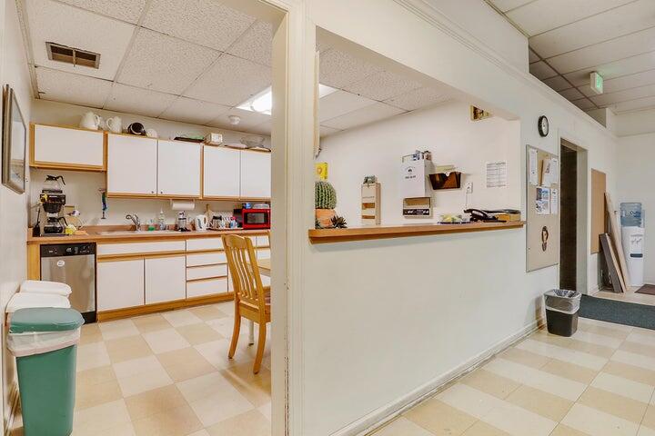 2200 Eubank Boulevard NE