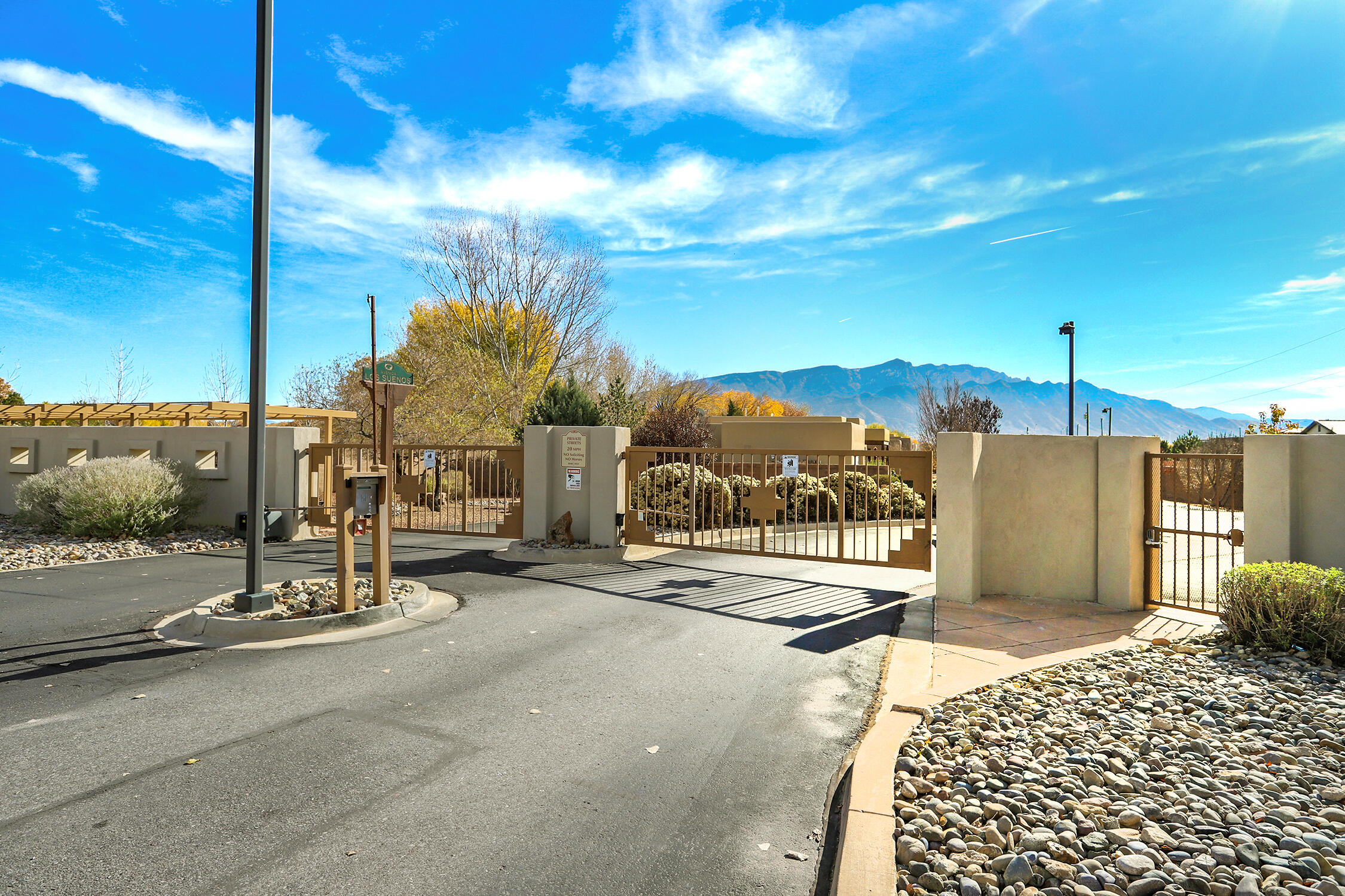 604 Avenida Los Suenos