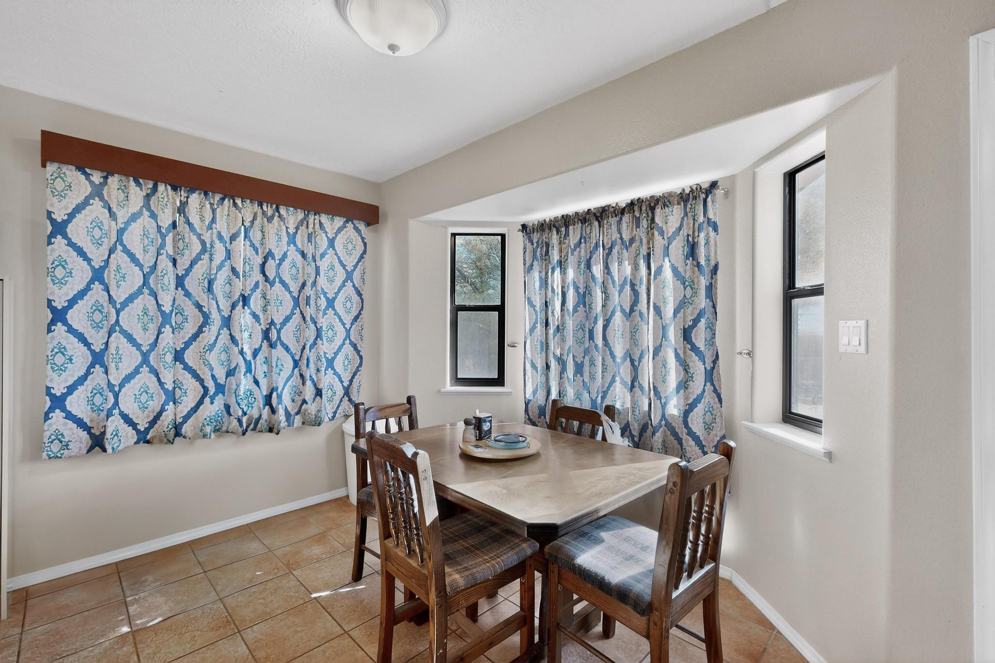 2001 Valley View Drive SW