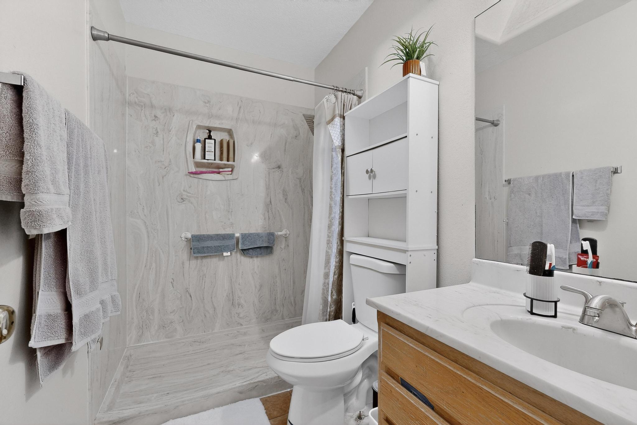 2001 Valley View Drive SW