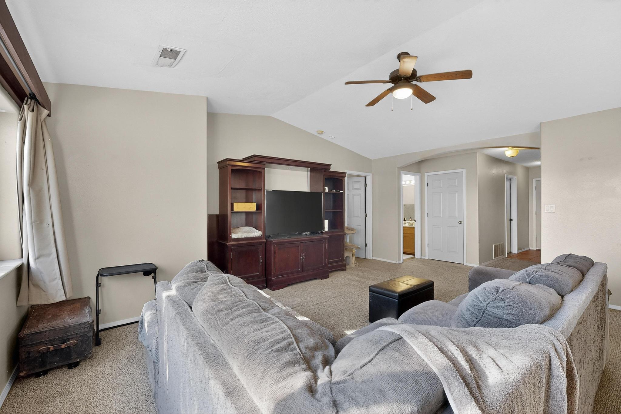 2001 Valley View Drive SW