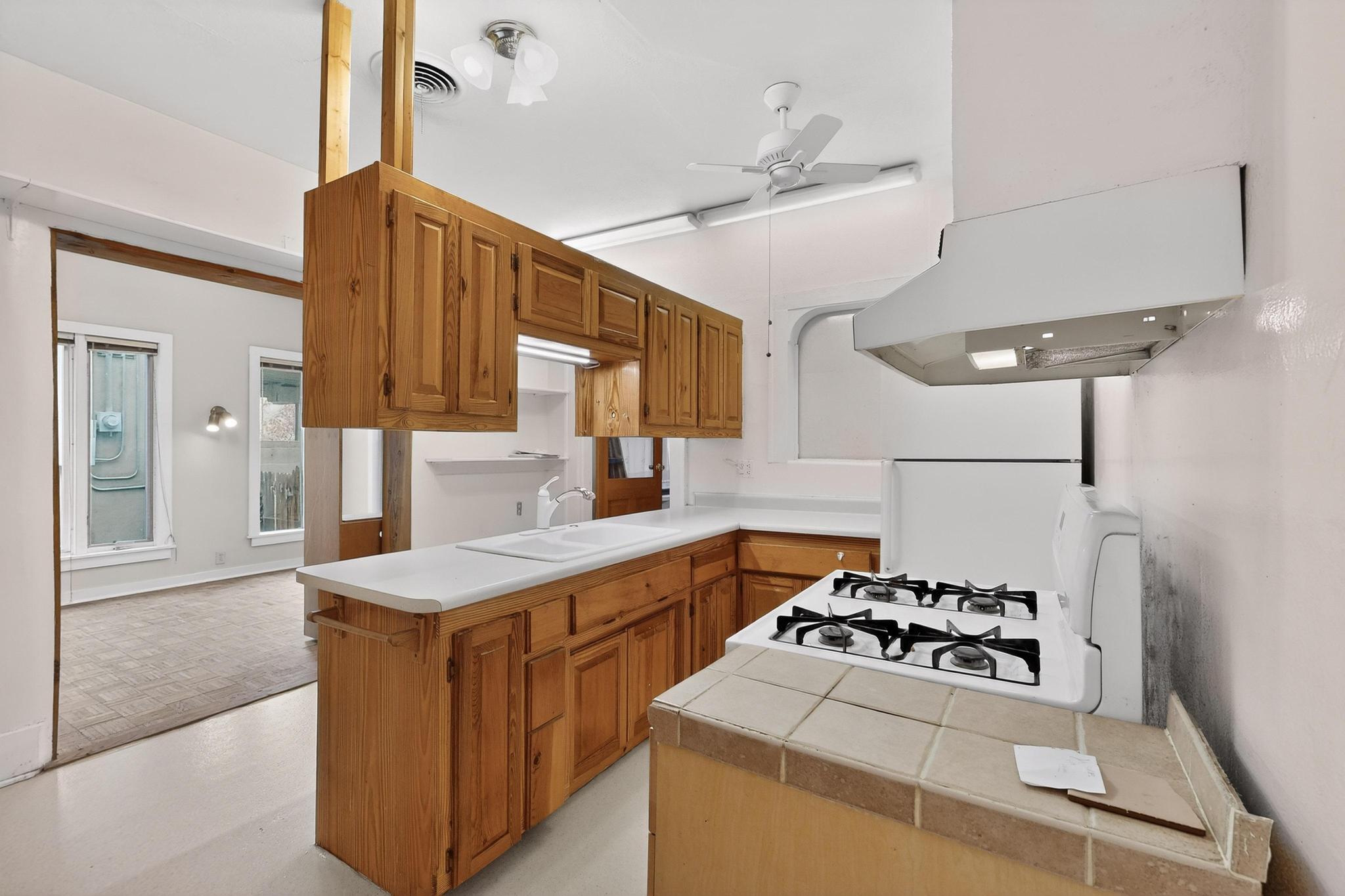 1005 Girard Boulevard NE