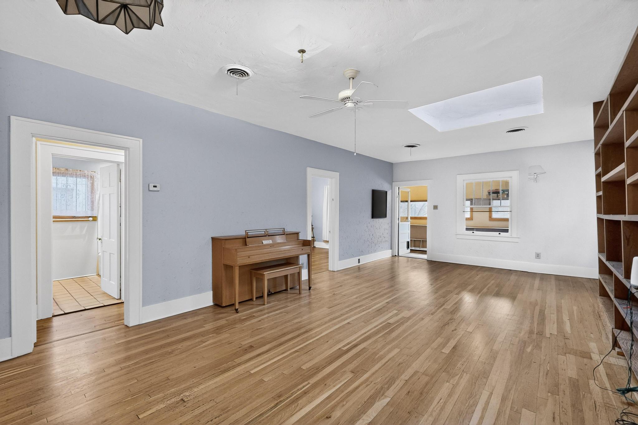 1005 Girard Boulevard NE