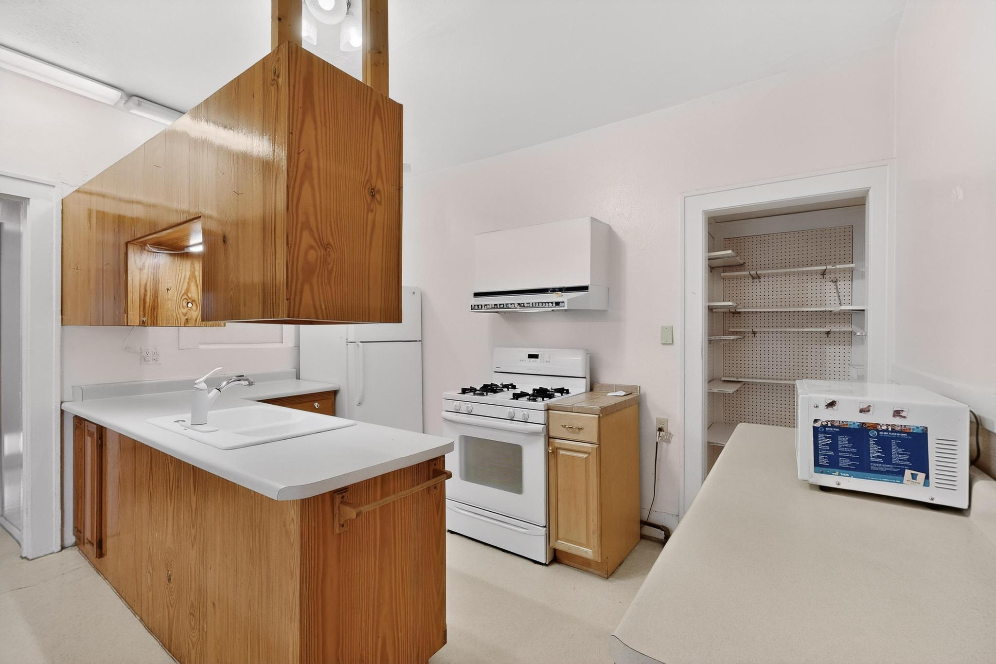 1005 Girard Boulevard NE