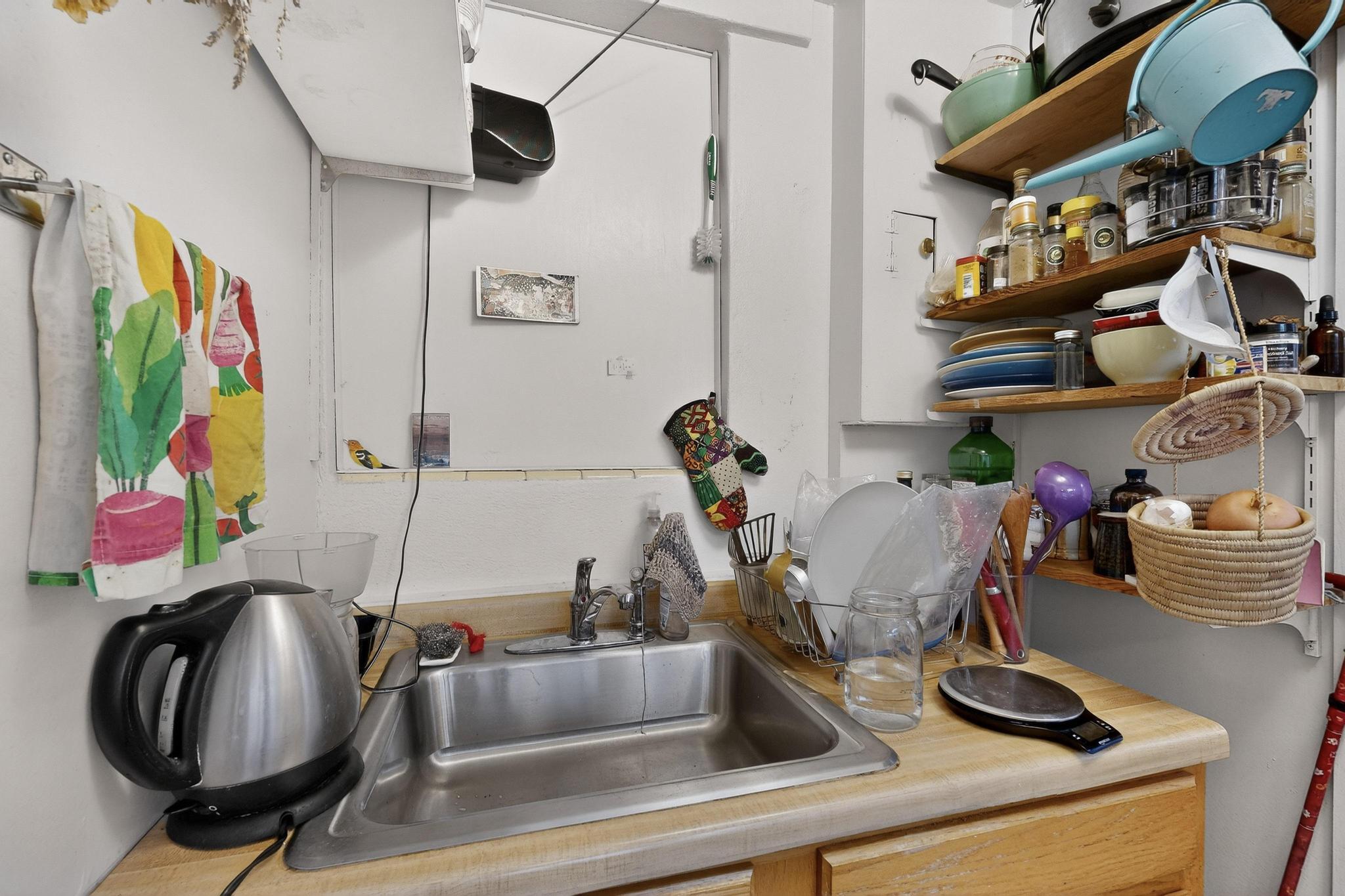 1005 Girard Boulevard NE