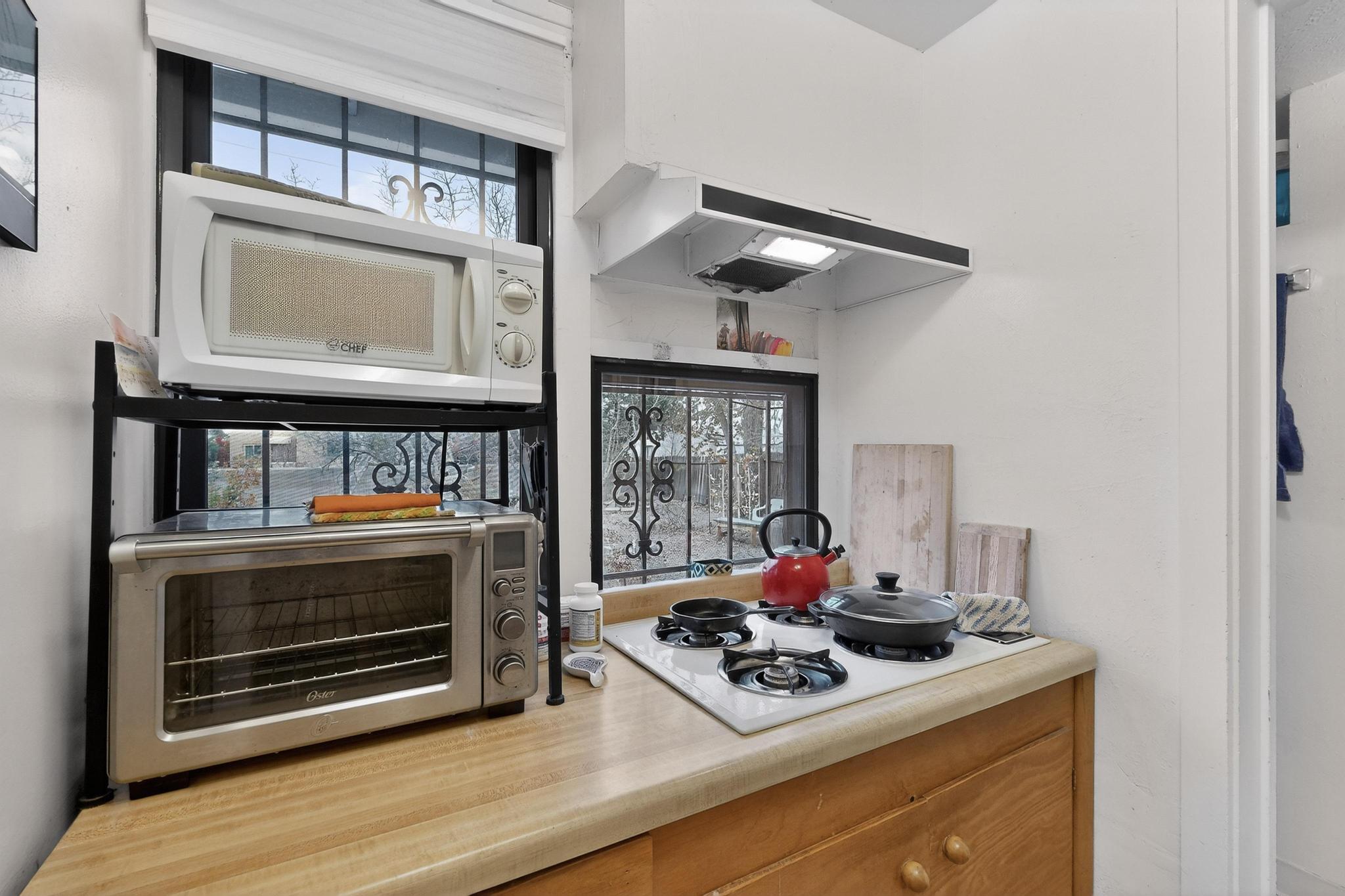 1005 Girard Boulevard NE