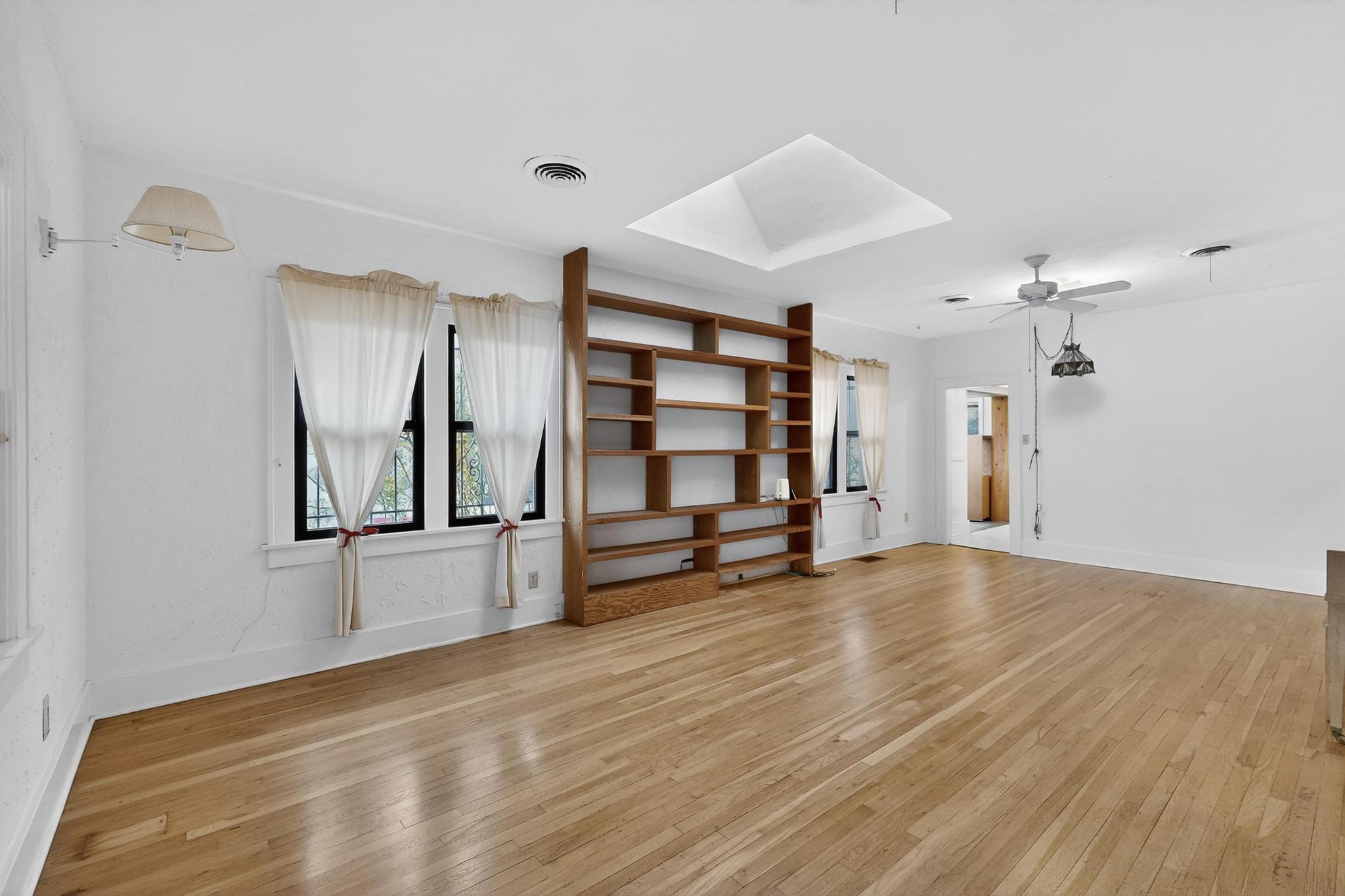 1005 Girard Boulevard NE