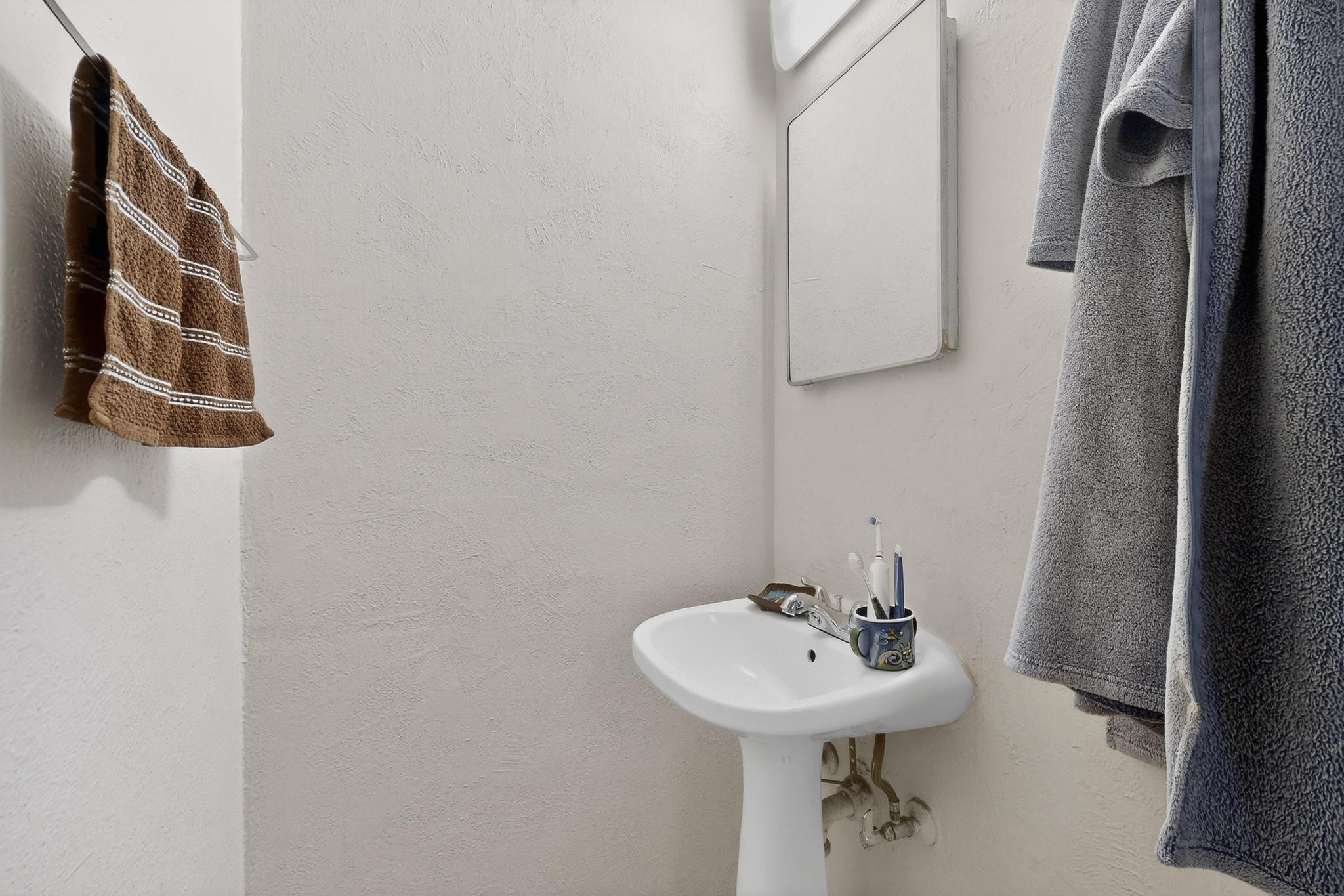 1005 Girard Boulevard NE