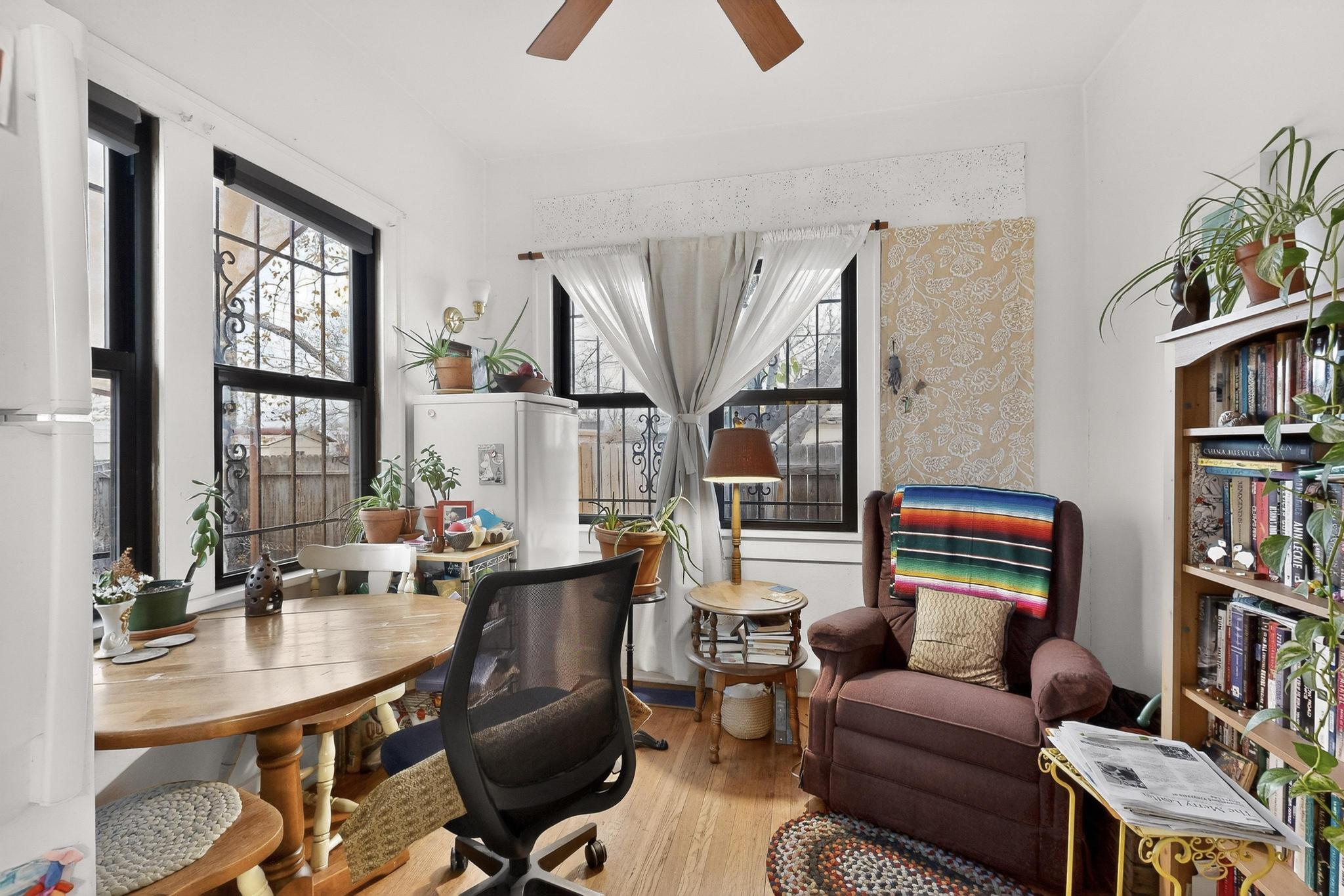 1005 Girard Boulevard NE