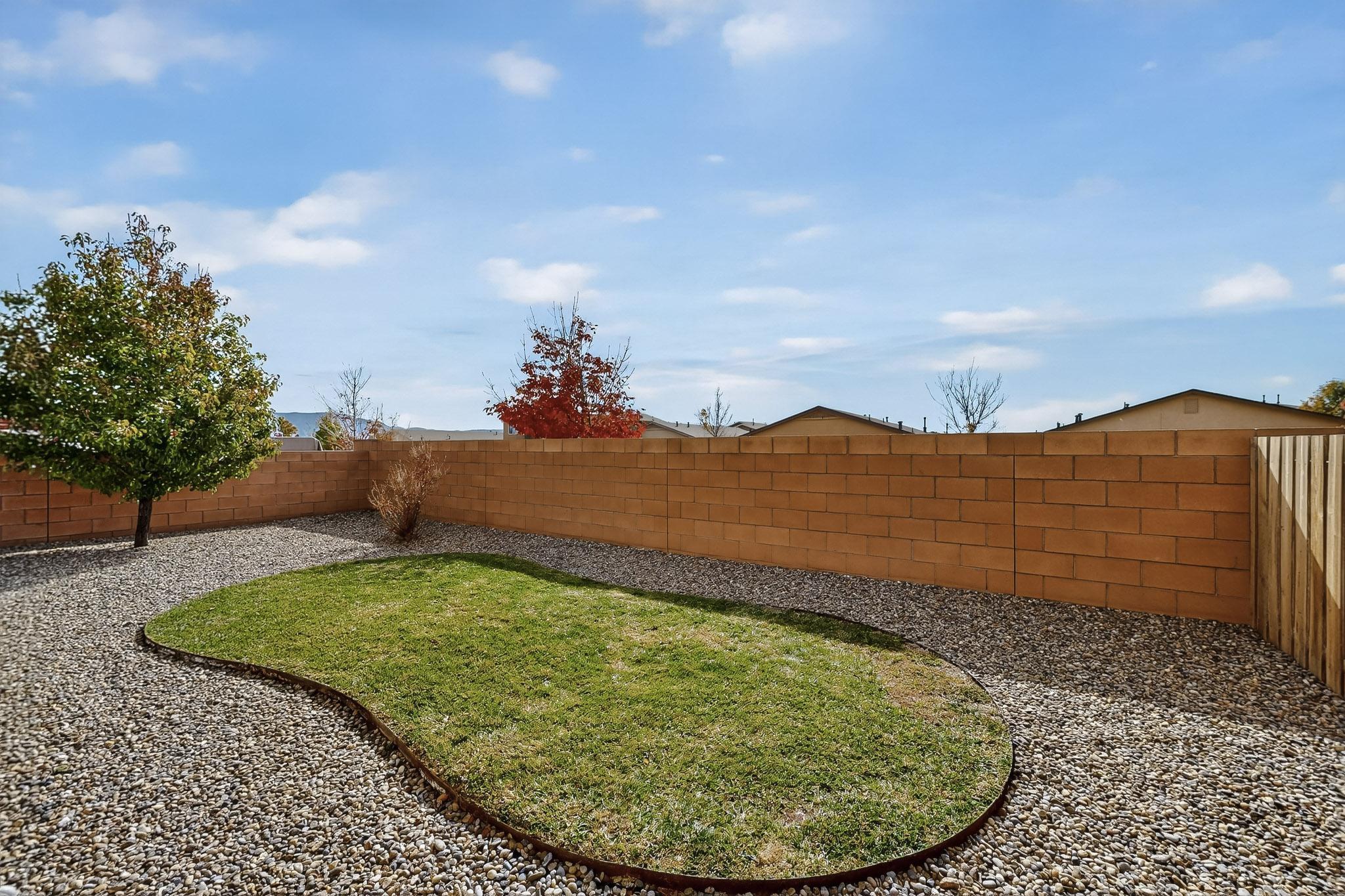 1419 Blue Sky Loop NE