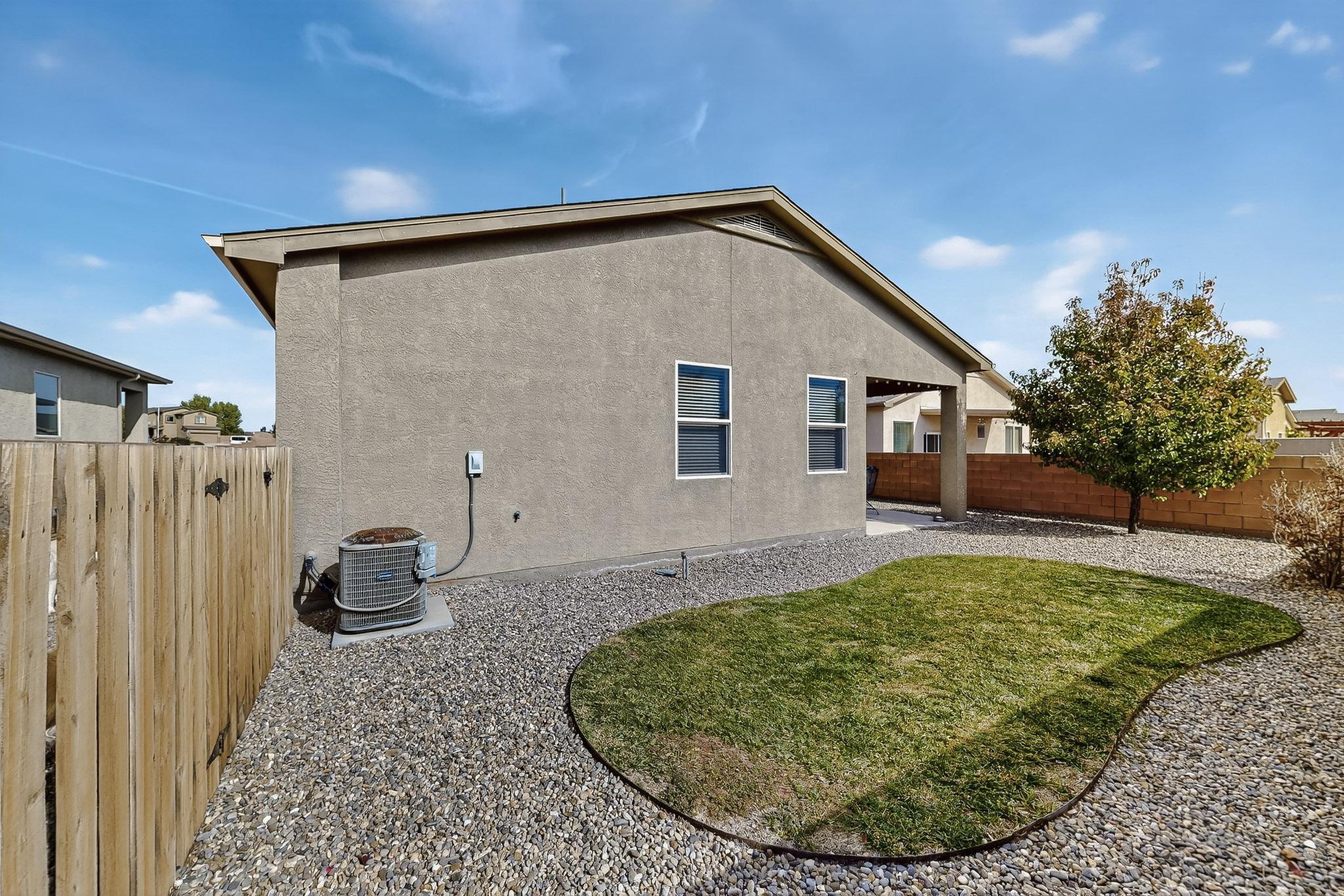 1419 Blue Sky Loop NE