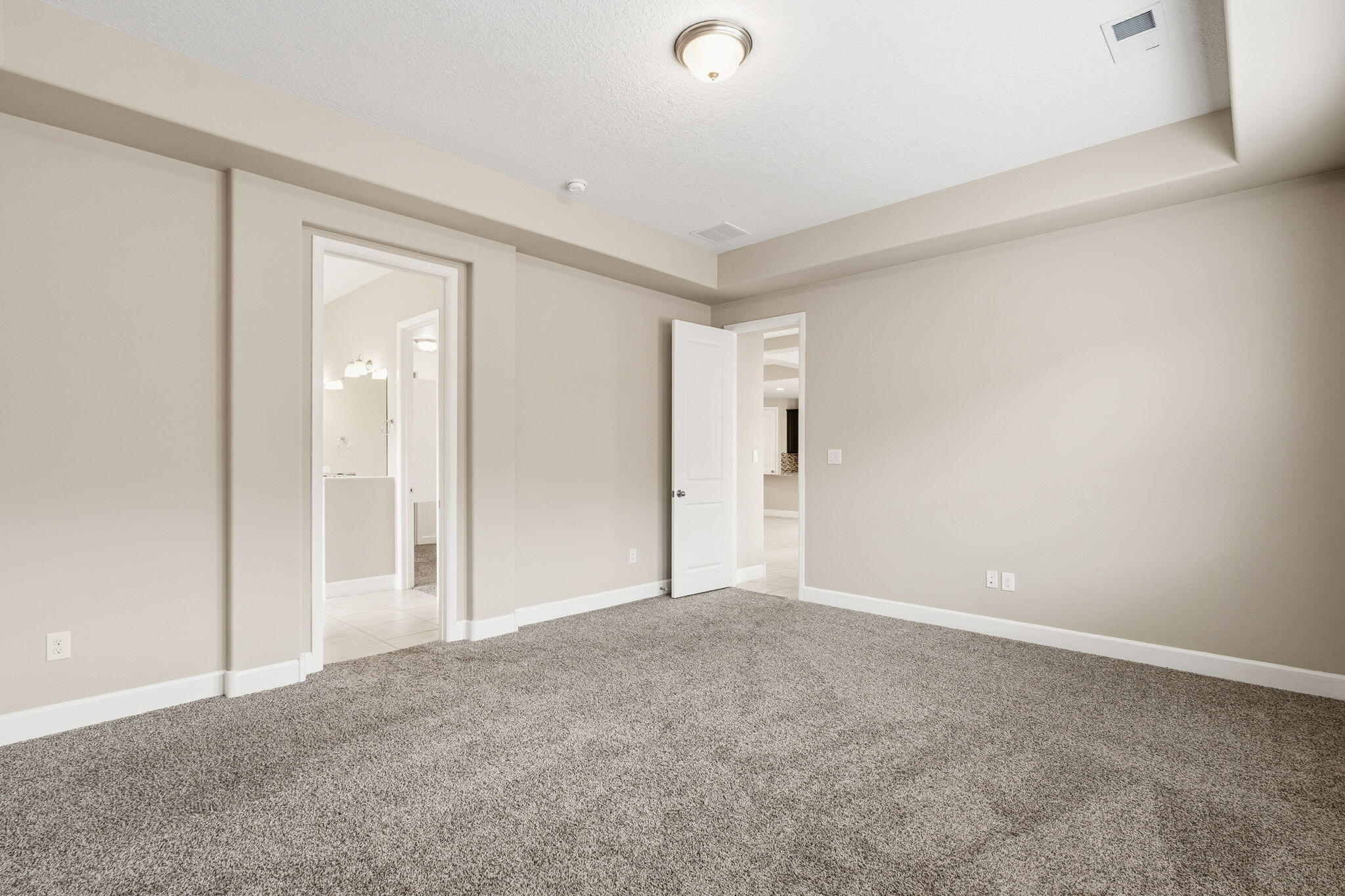 1955 Castle Peak Loop NE