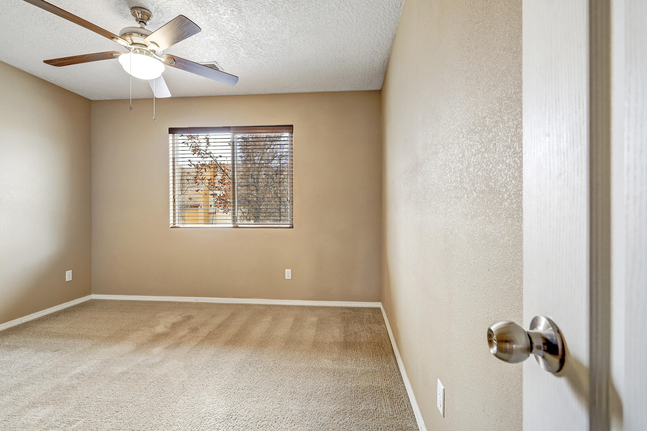 2238 Cortina Loop SE