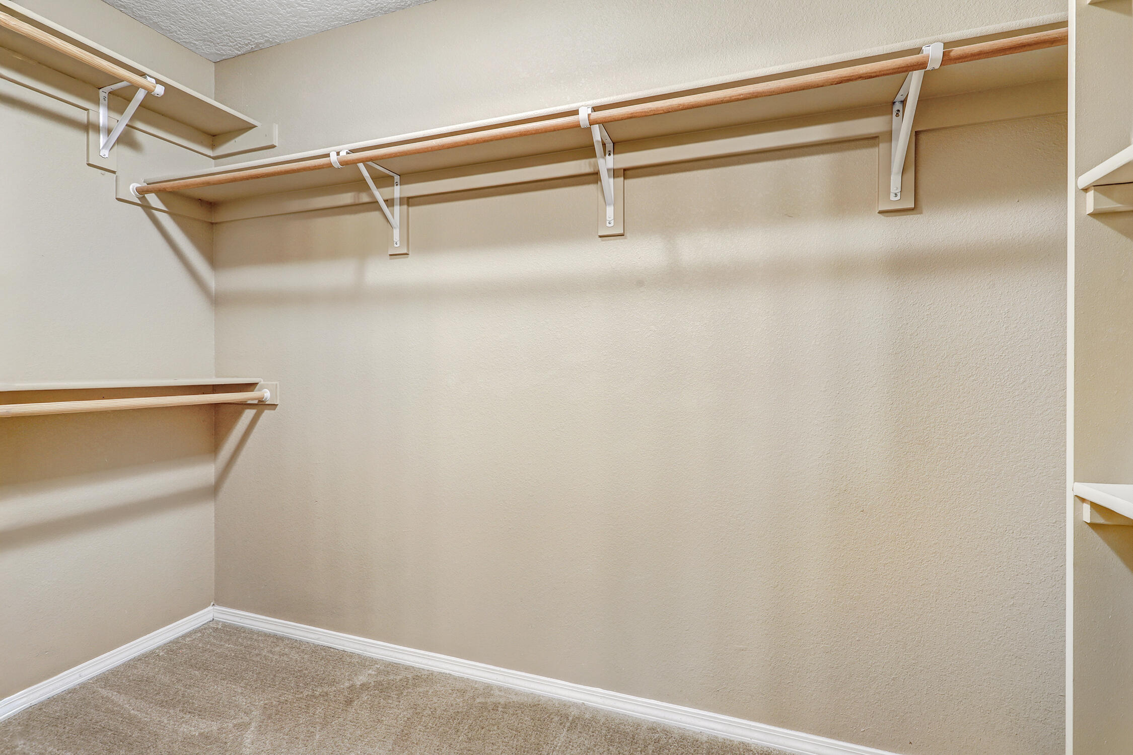 2238 Cortina Loop SE