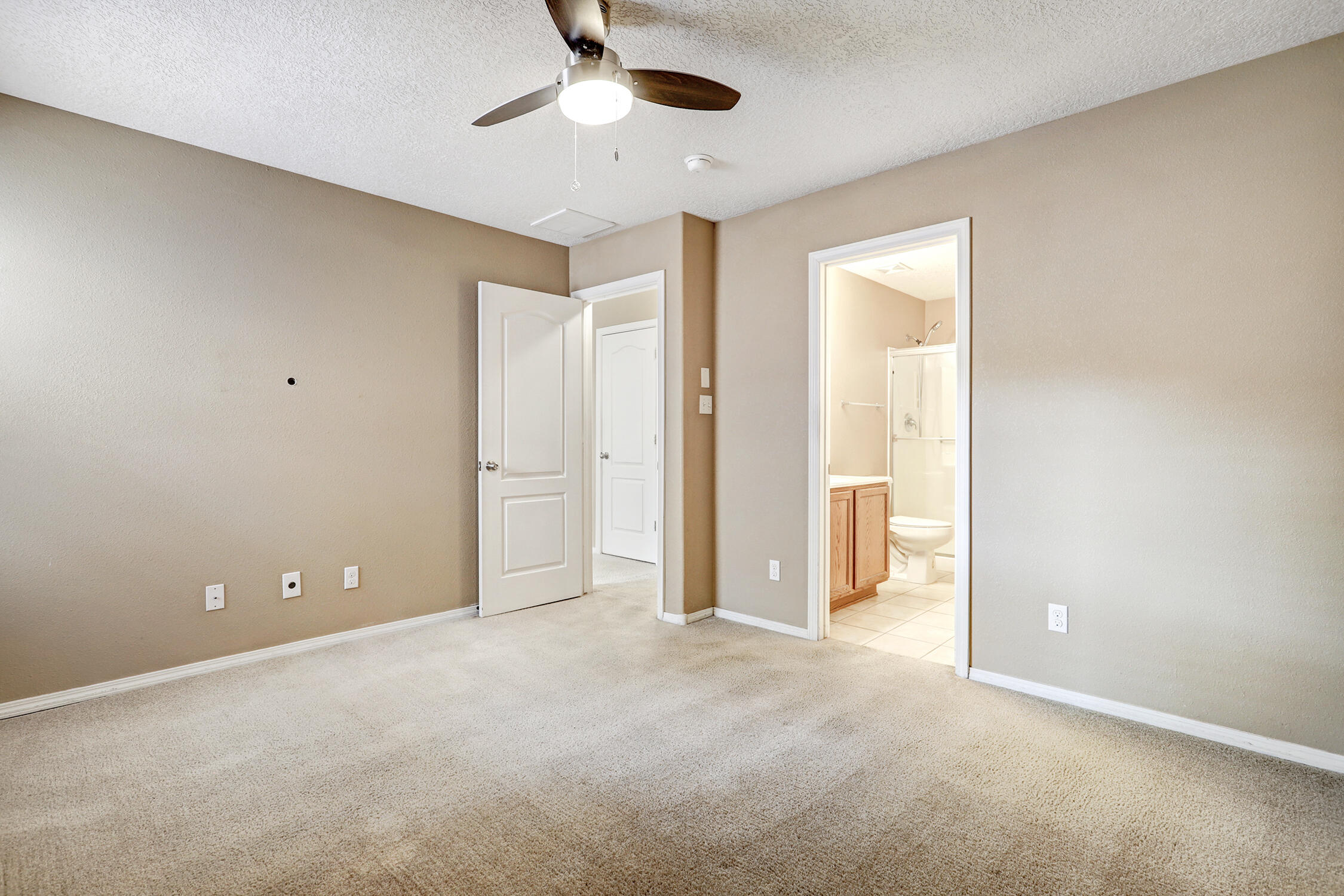 2238 Cortina Loop SE