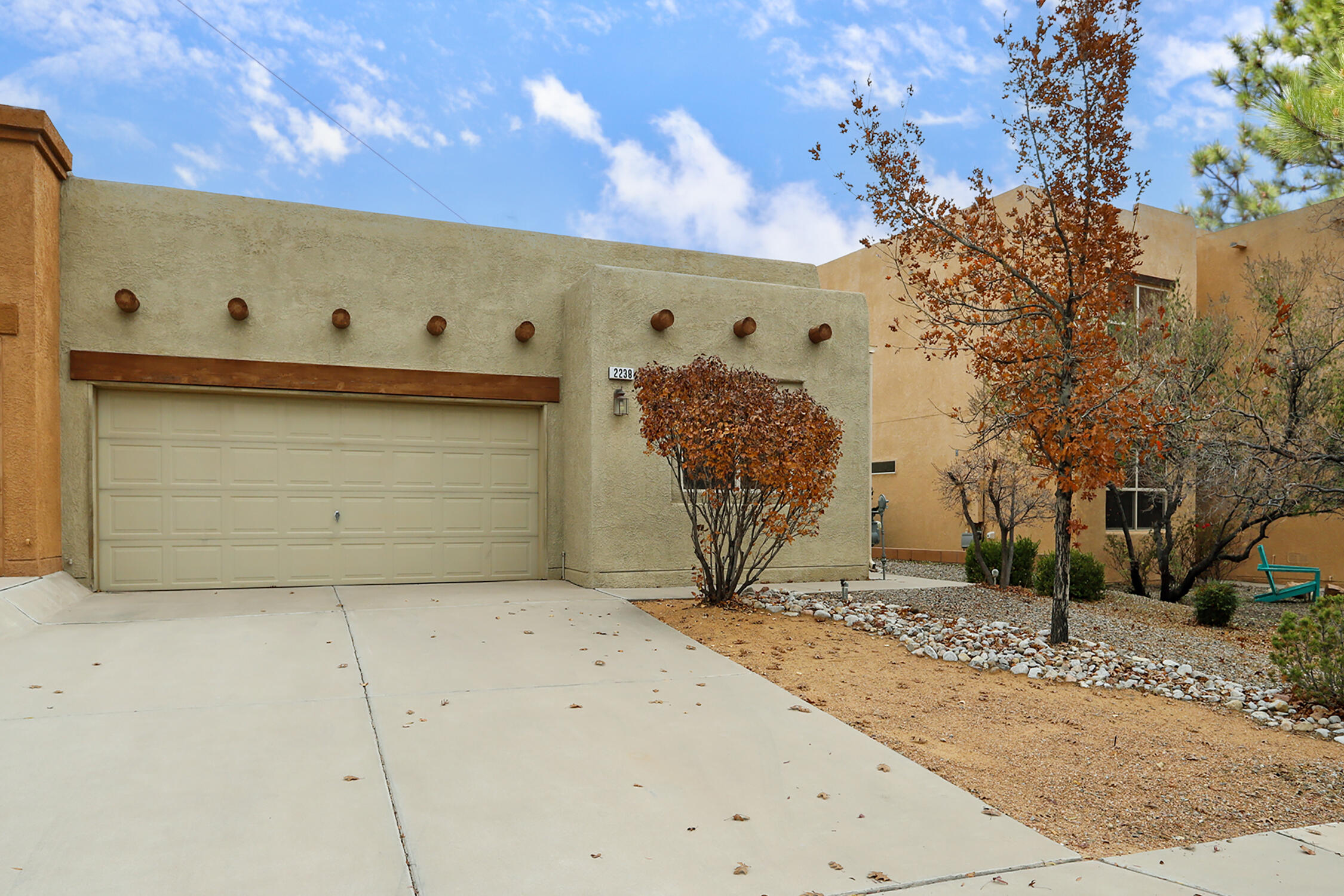 2238 Cortina Loop SE