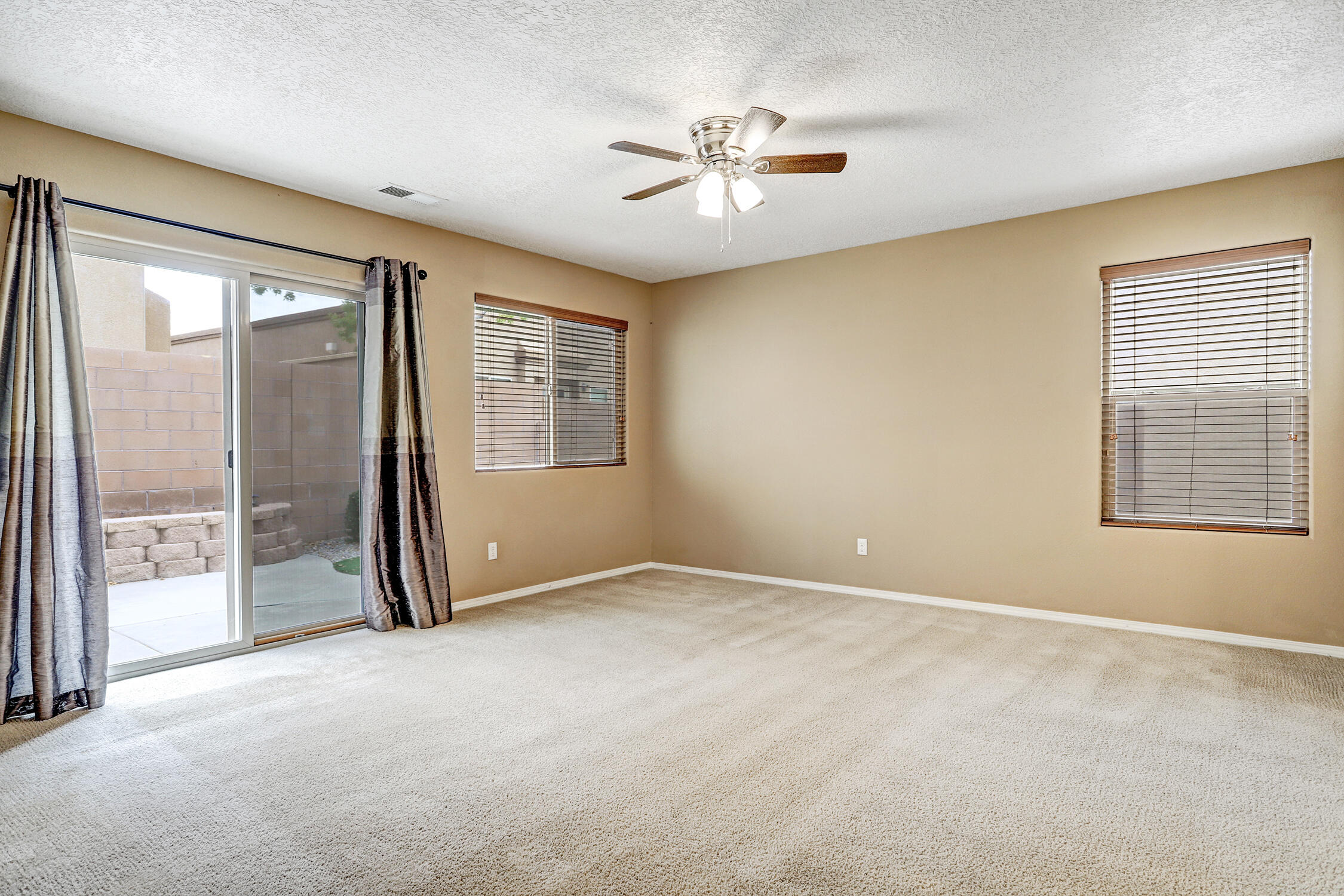 2238 Cortina Loop SE