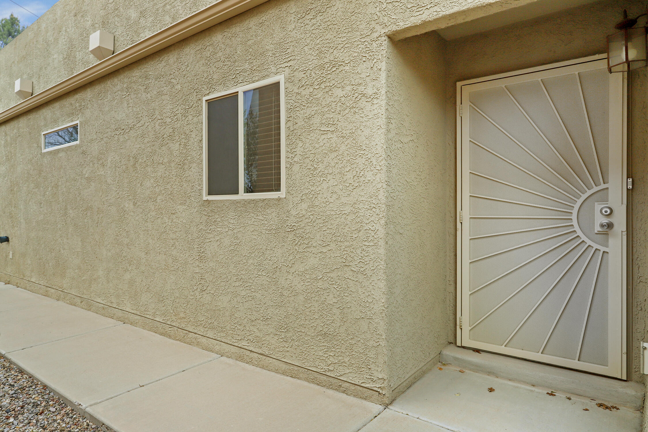 2238 Cortina Loop SE