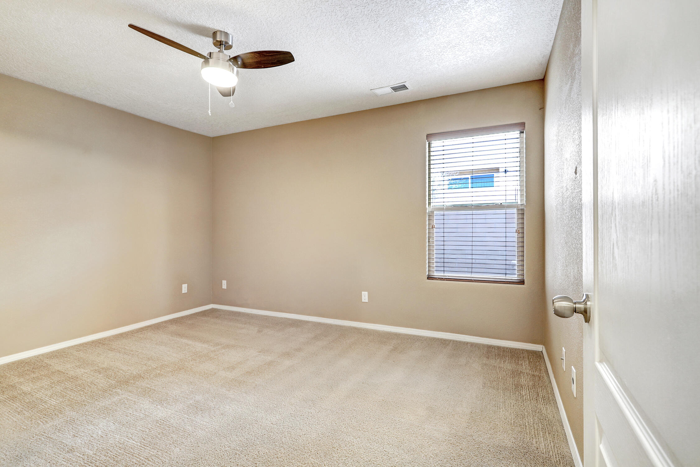 2238 Cortina Loop SE