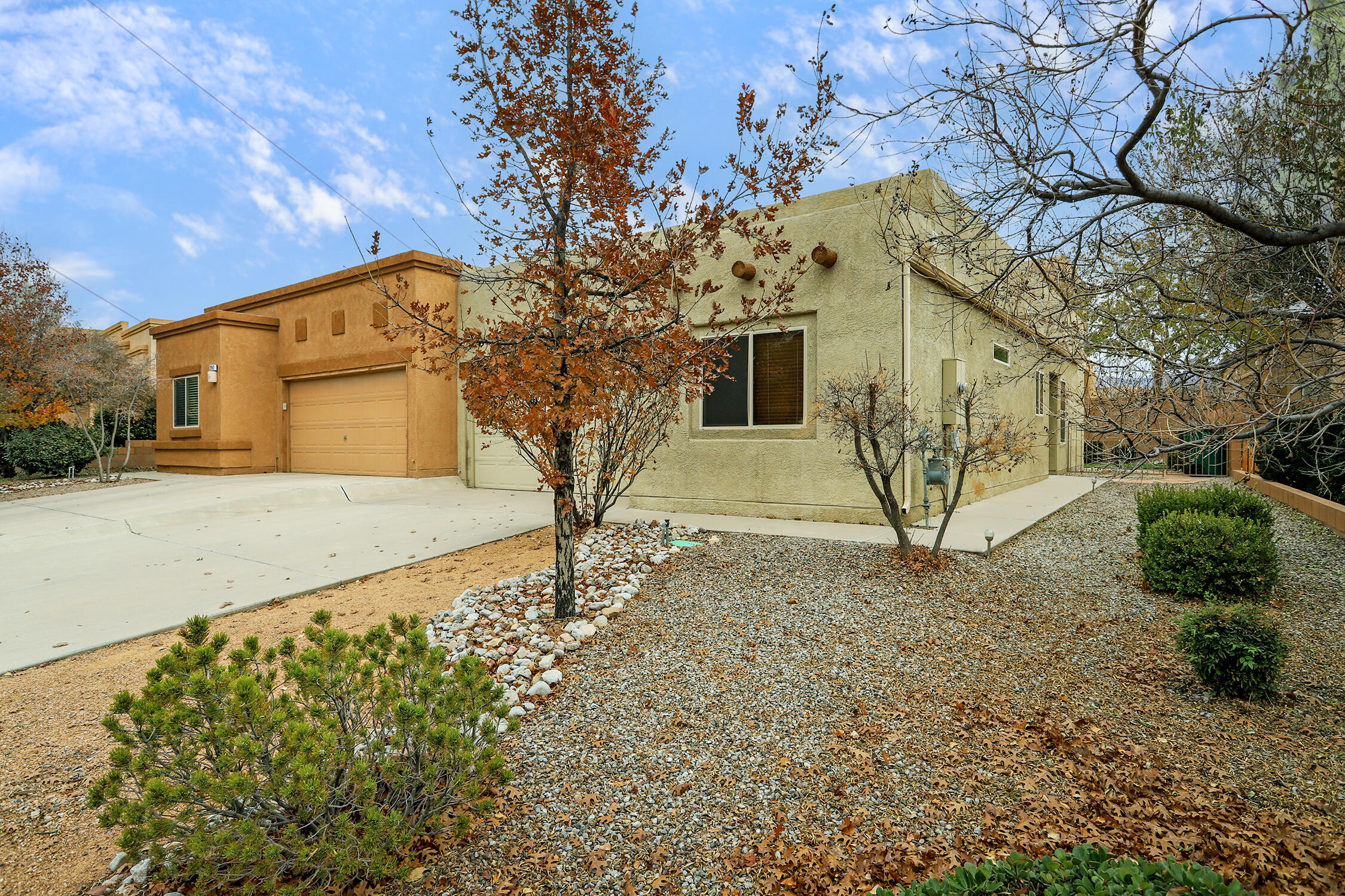 2238 Cortina Loop SE