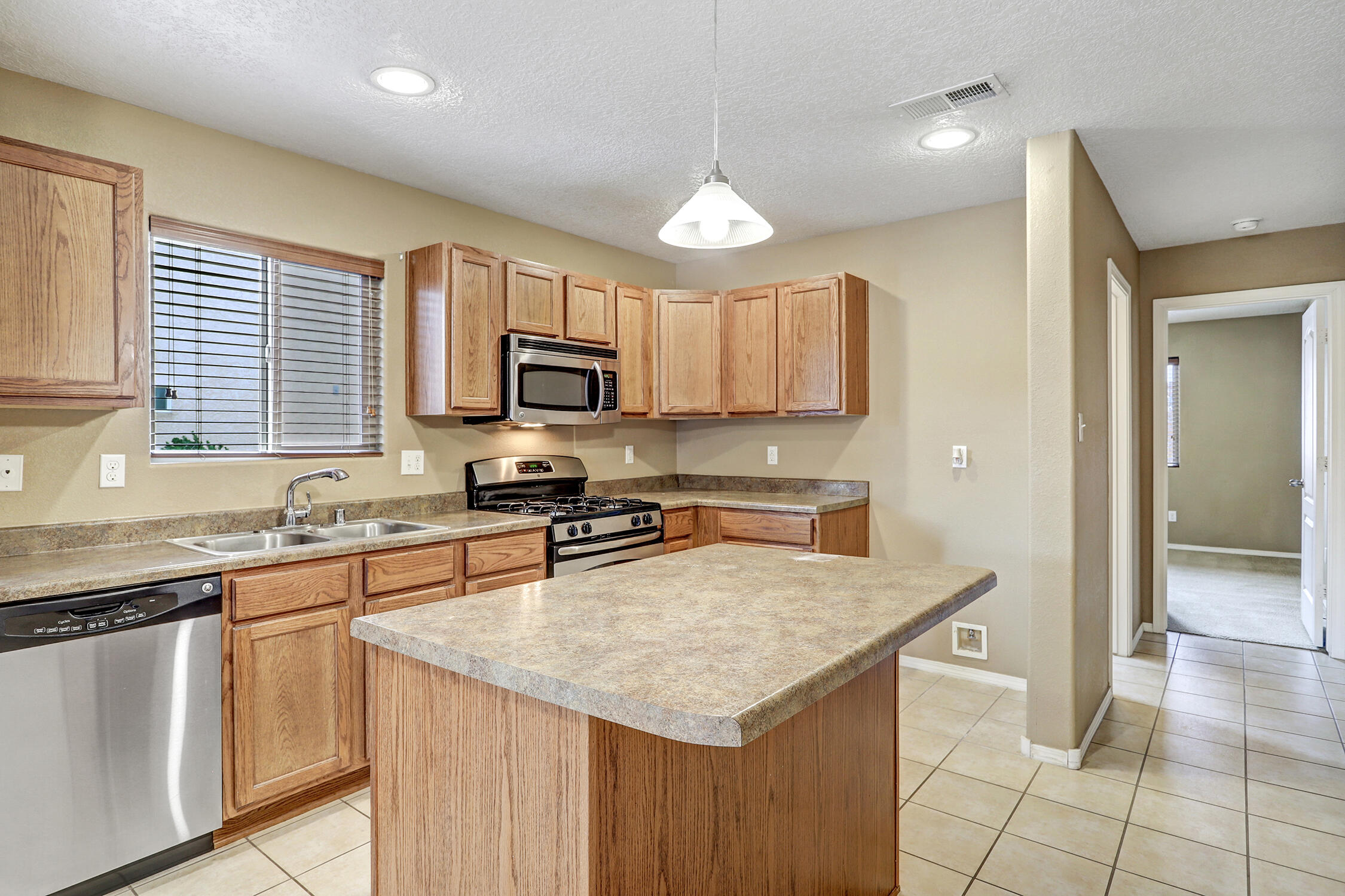 2238 Cortina Loop SE