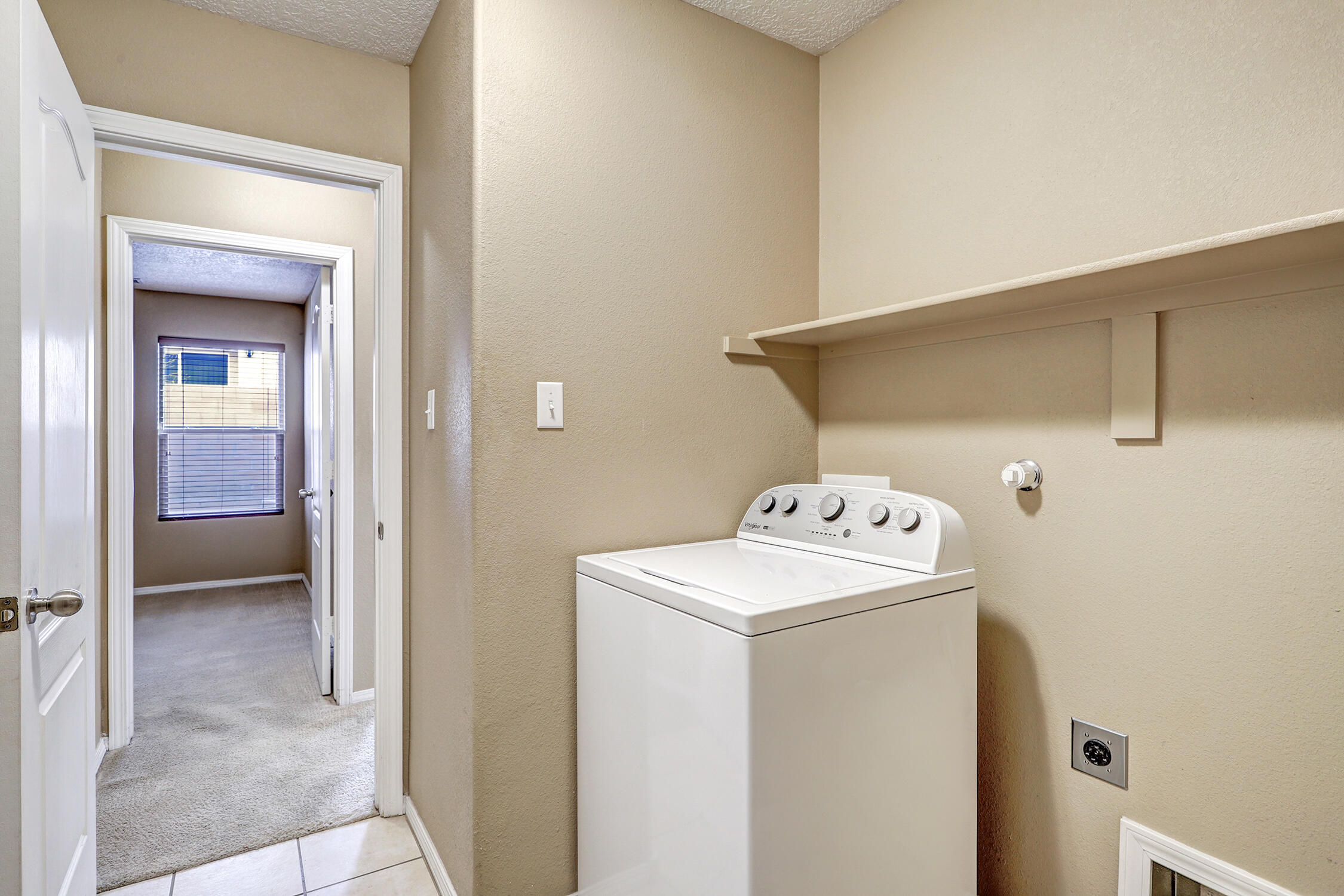 2238 Cortina Loop SE