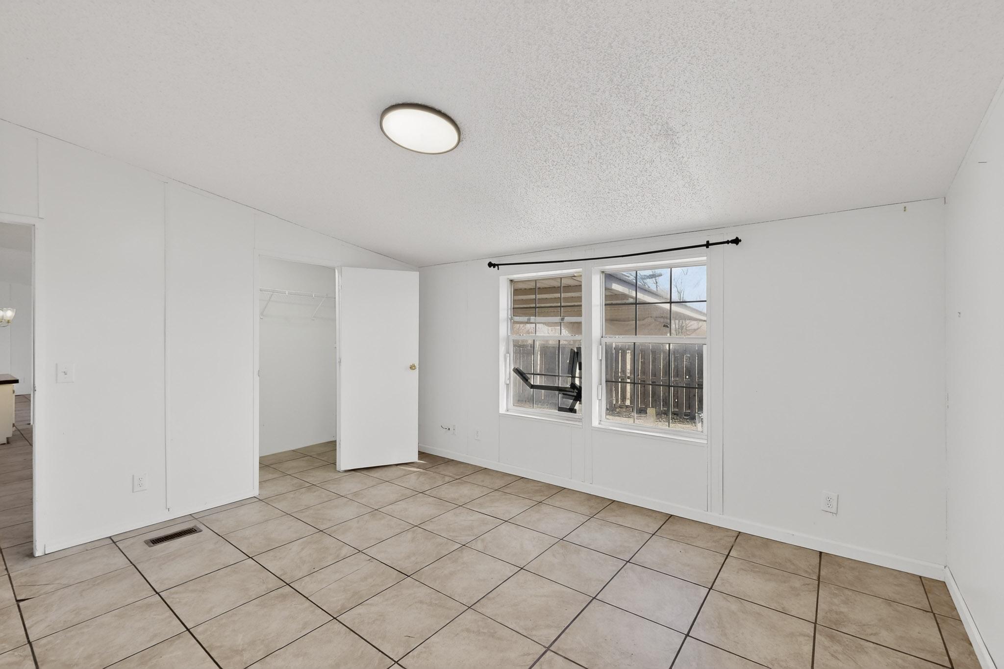 6327 Isleta Boulevard SW