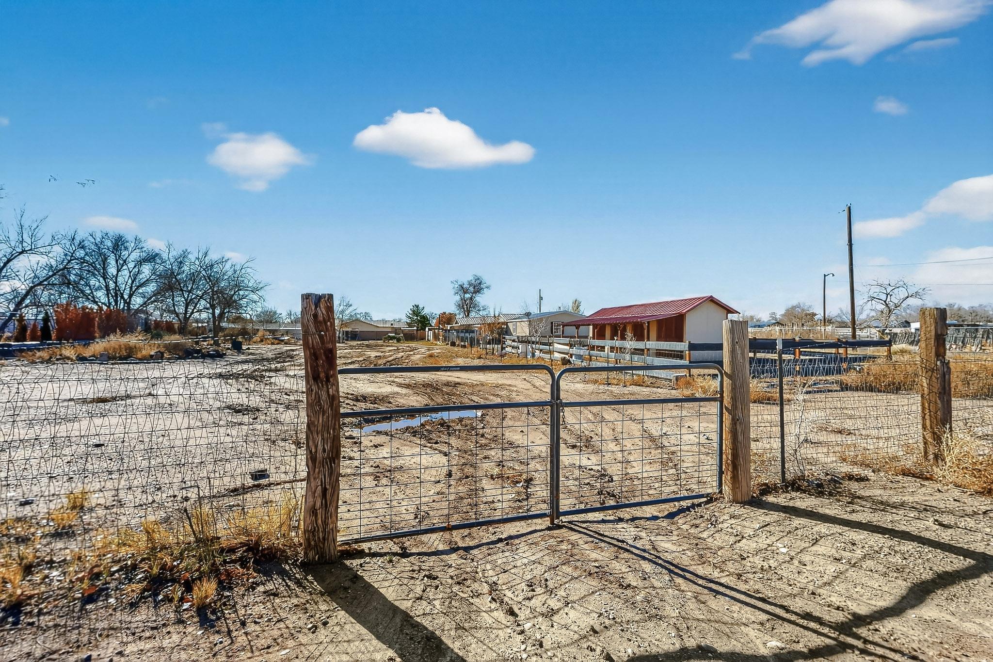 6327 Isleta Boulevard SW