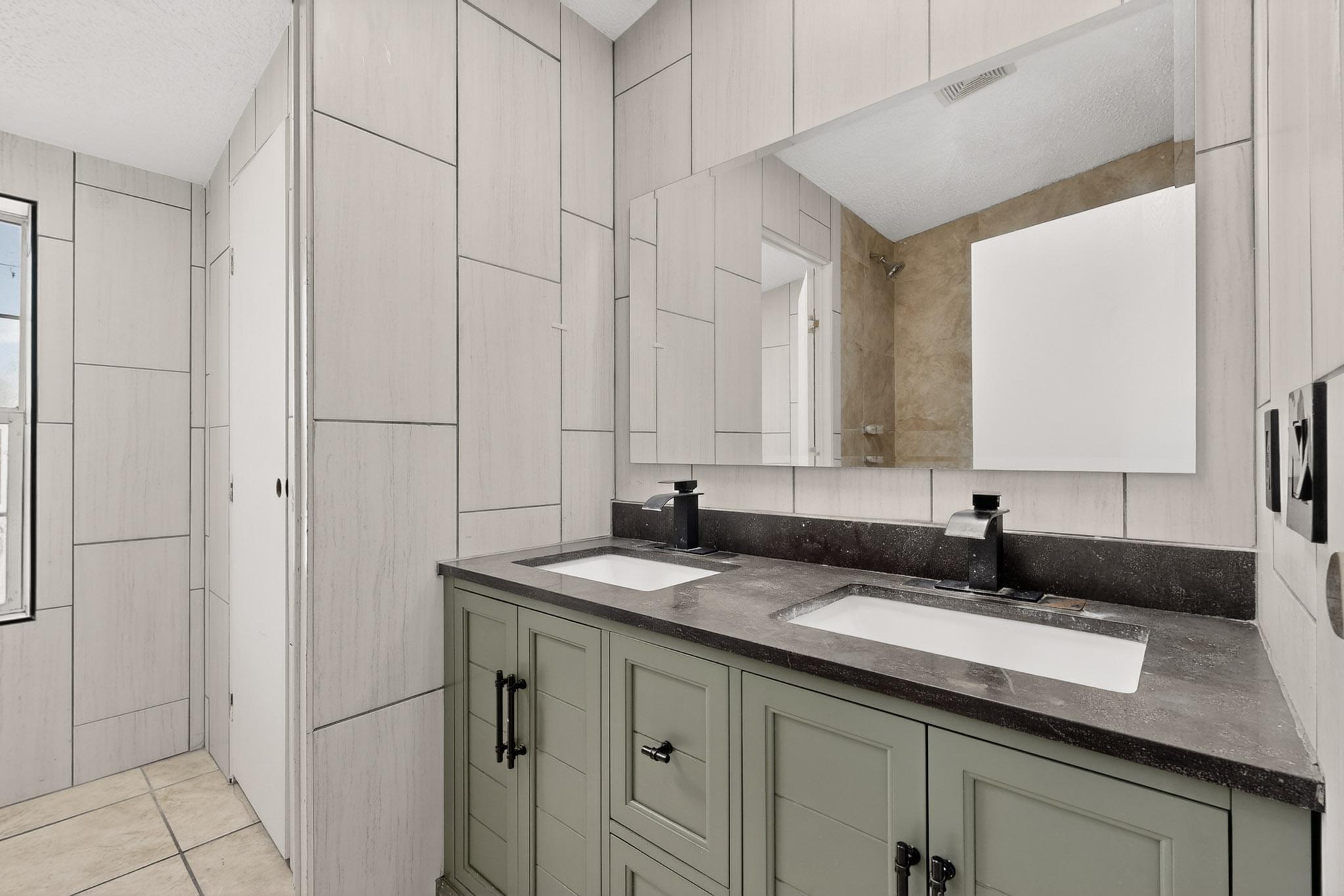 6327 Isleta Boulevard SW