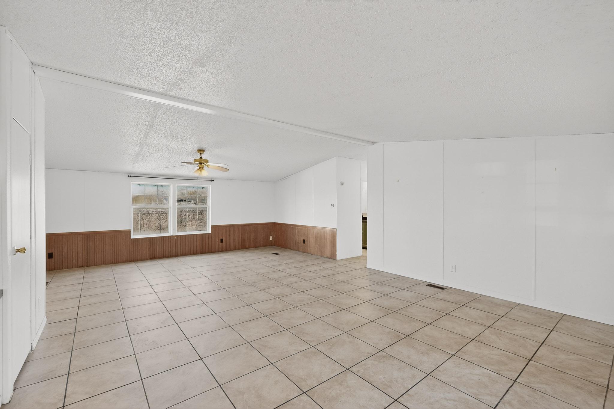 6327 Isleta Boulevard SW