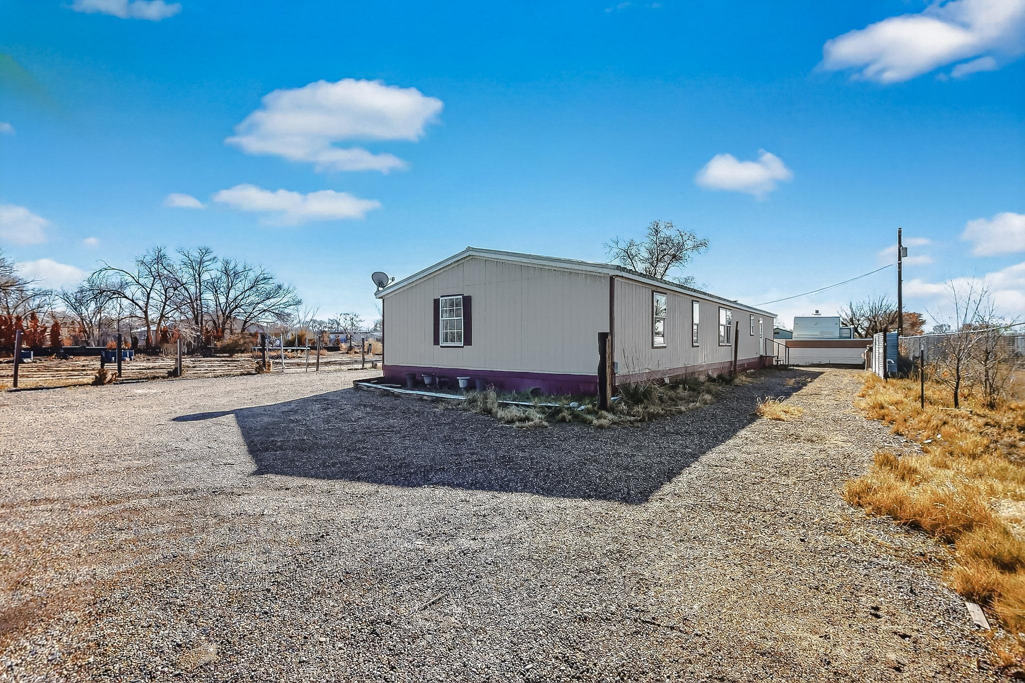 6327 Isleta Boulevard SW