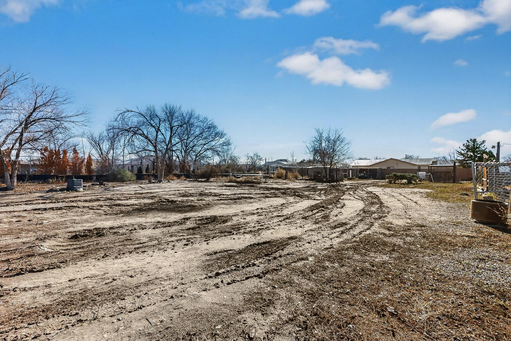 6327 Isleta Boulevard SW