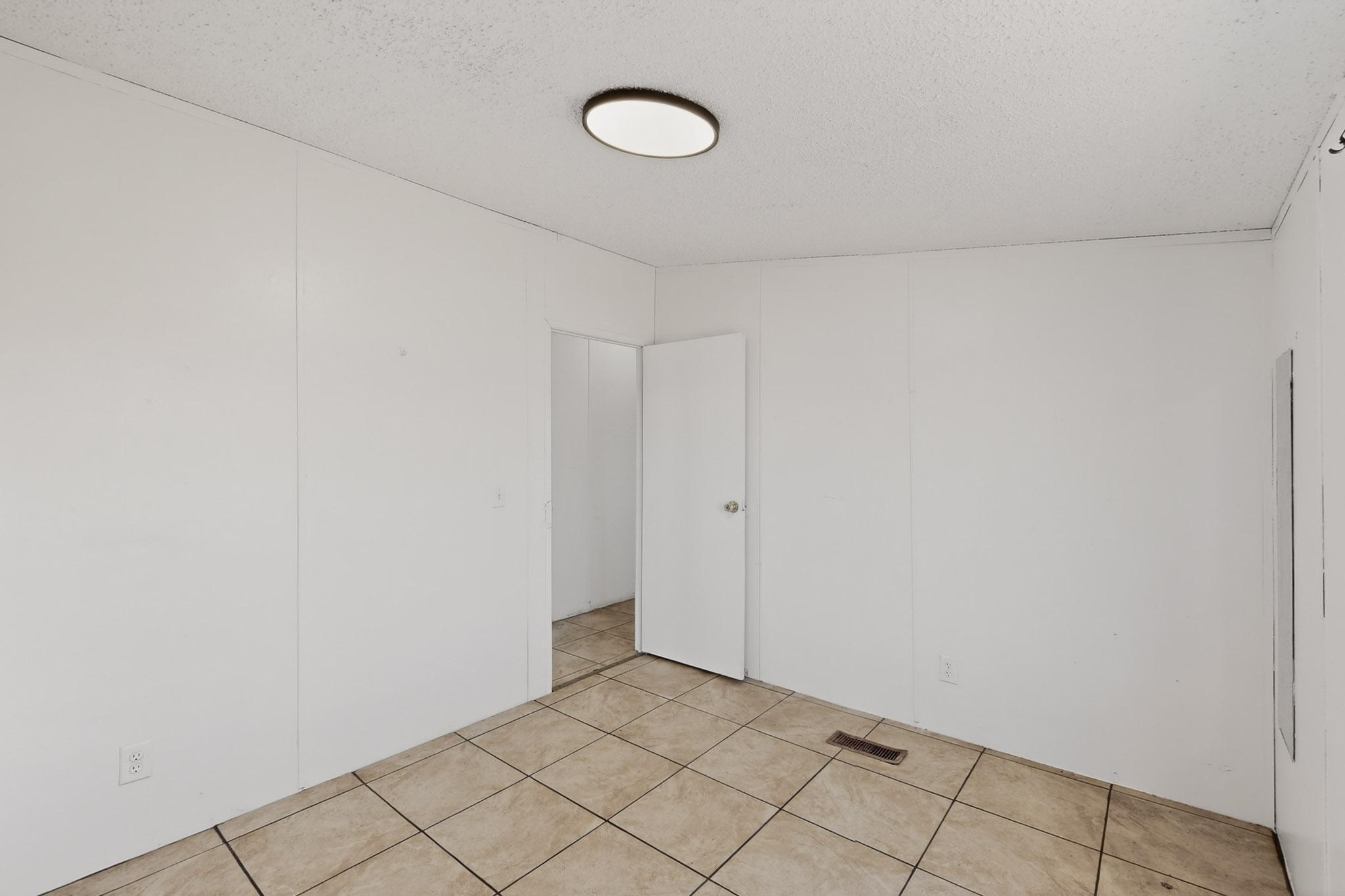 6327 Isleta Boulevard SW