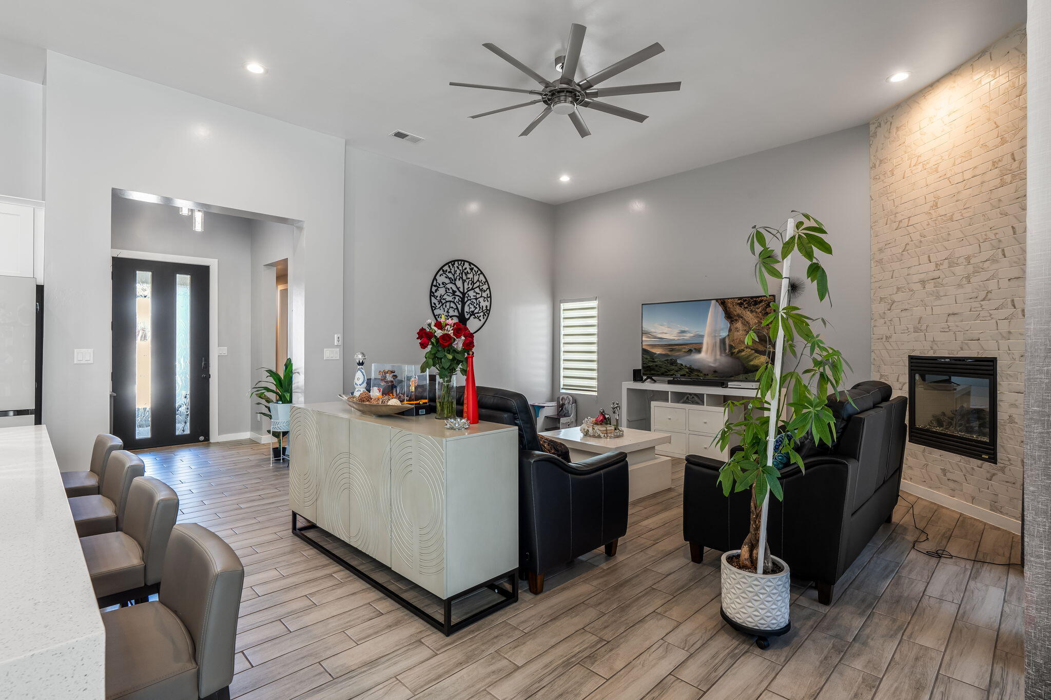 328 Camino Siete Road SW