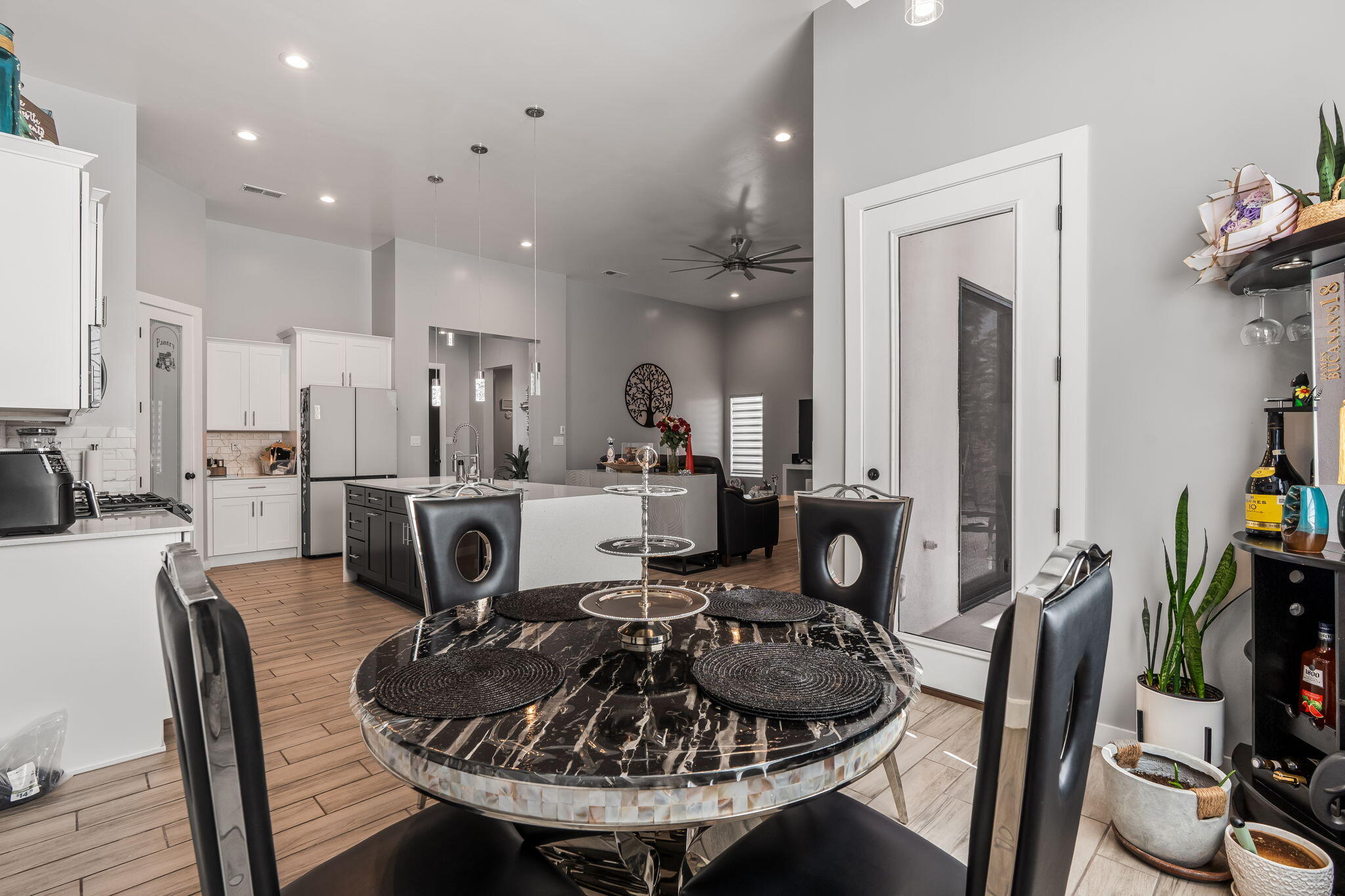 328 Camino Siete Road SW