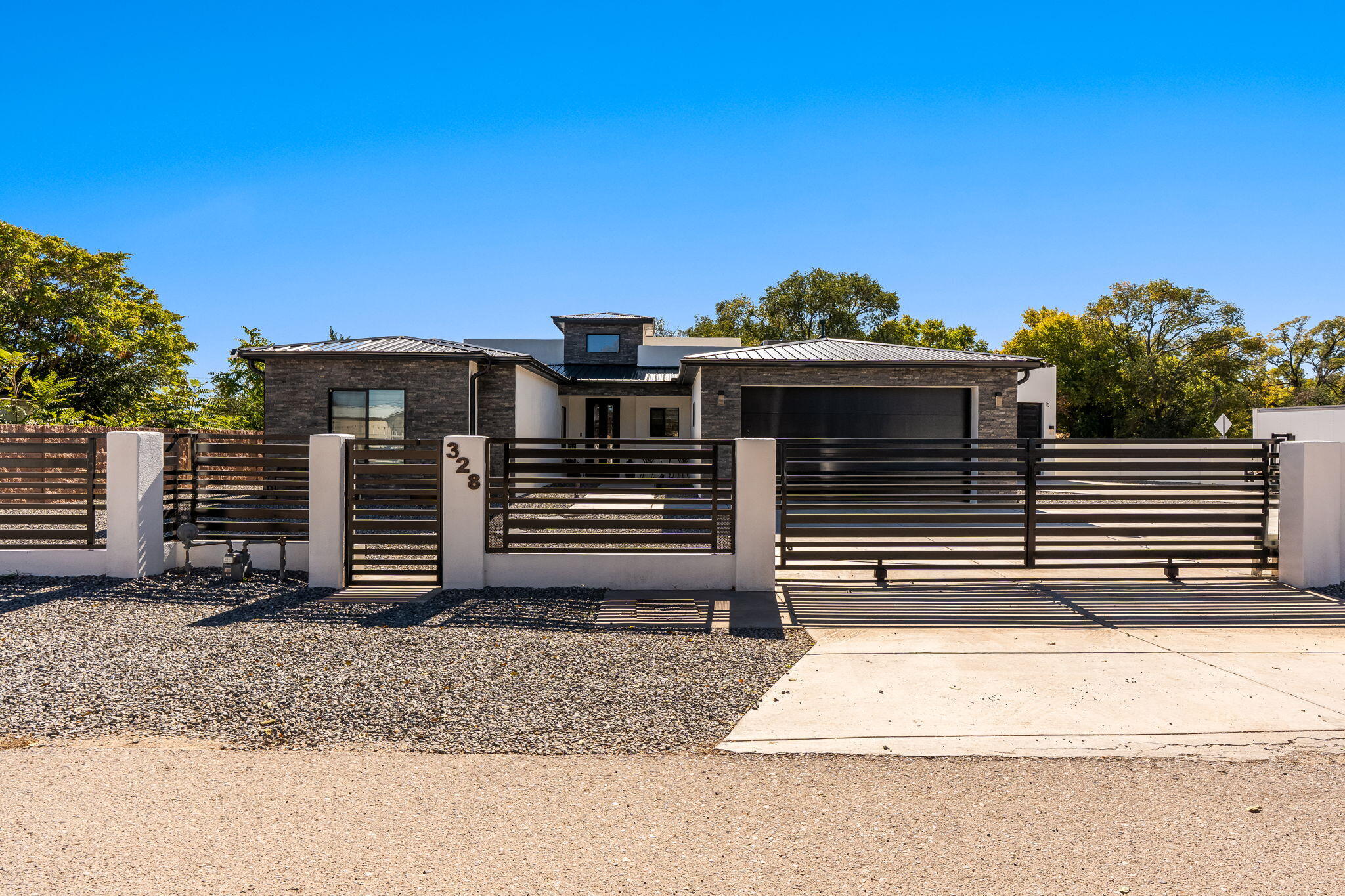 328 Camino Siete Road SW