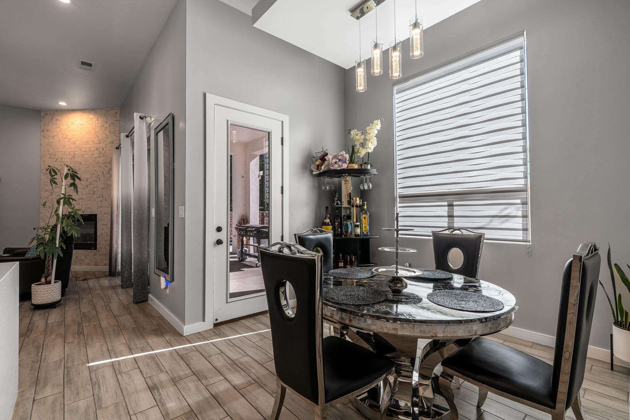 328 Camino Siete Road SW