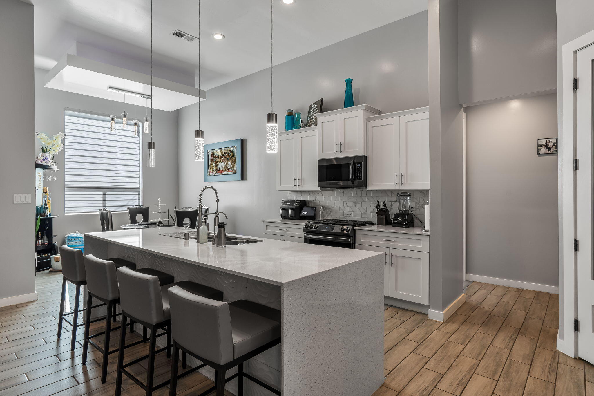 328 Camino Siete Road SW