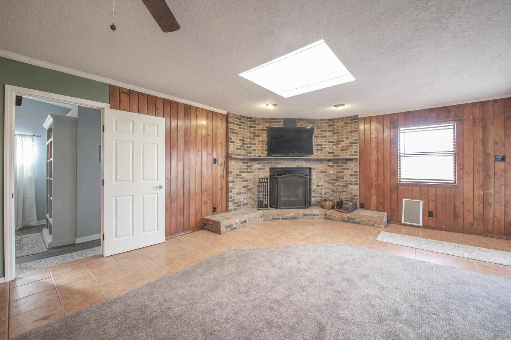 565 Littler Drive SE