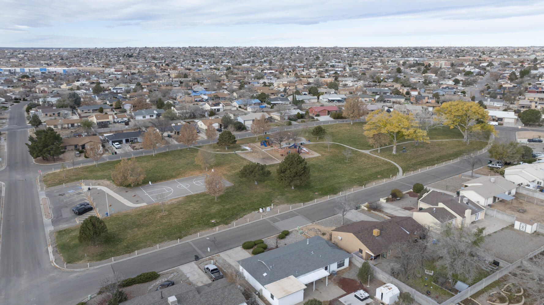 565 Littler Drive SE