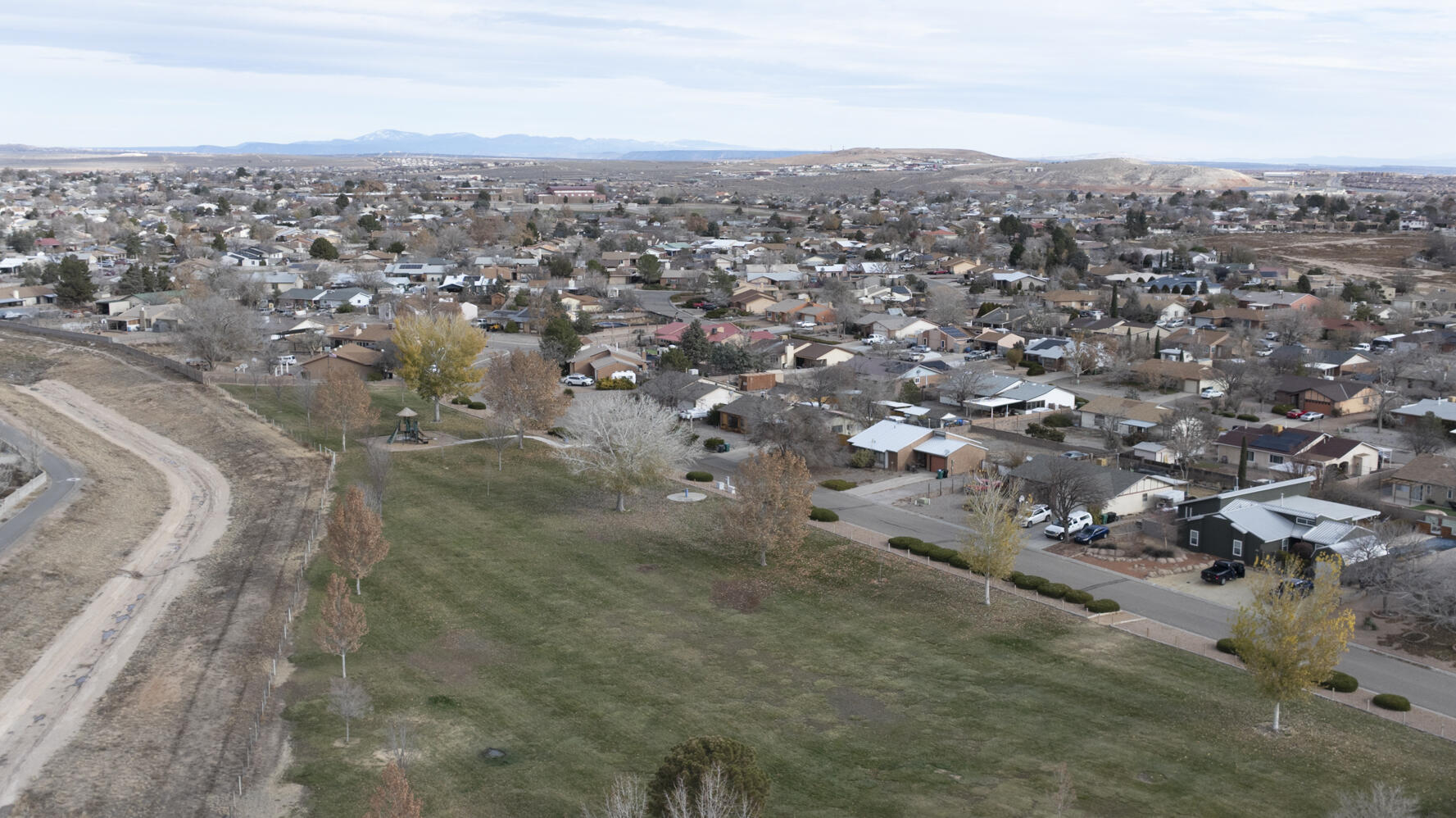 565 Littler Drive SE