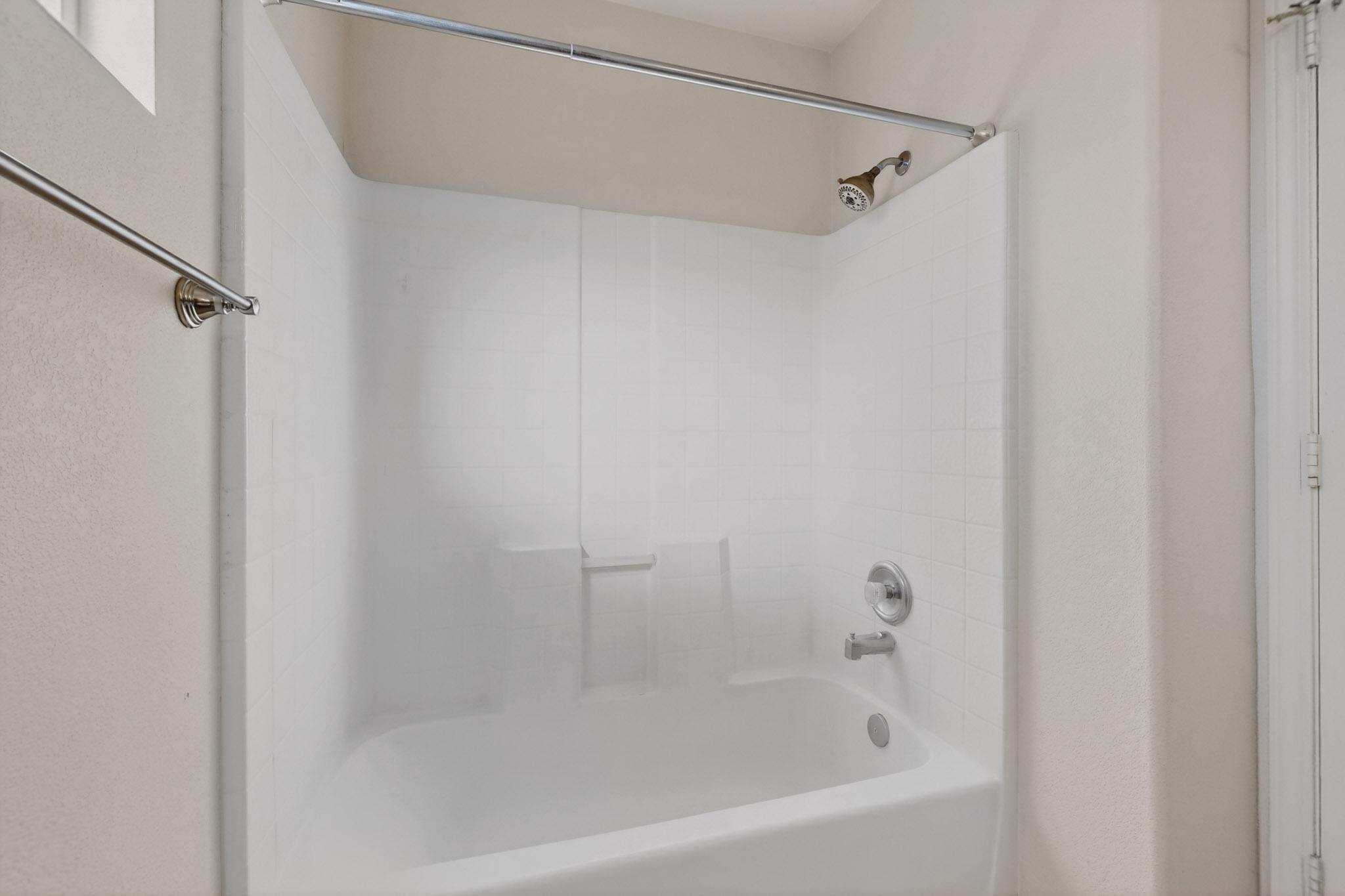 5824 Gemini Avenue NW