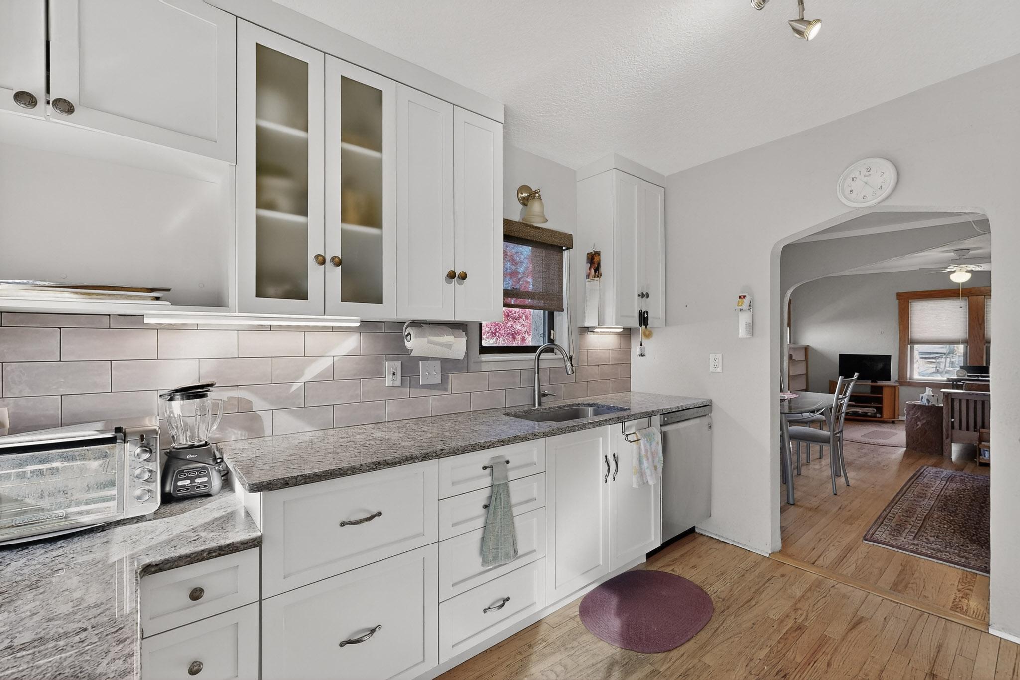 1424 Fruit Avenue NW