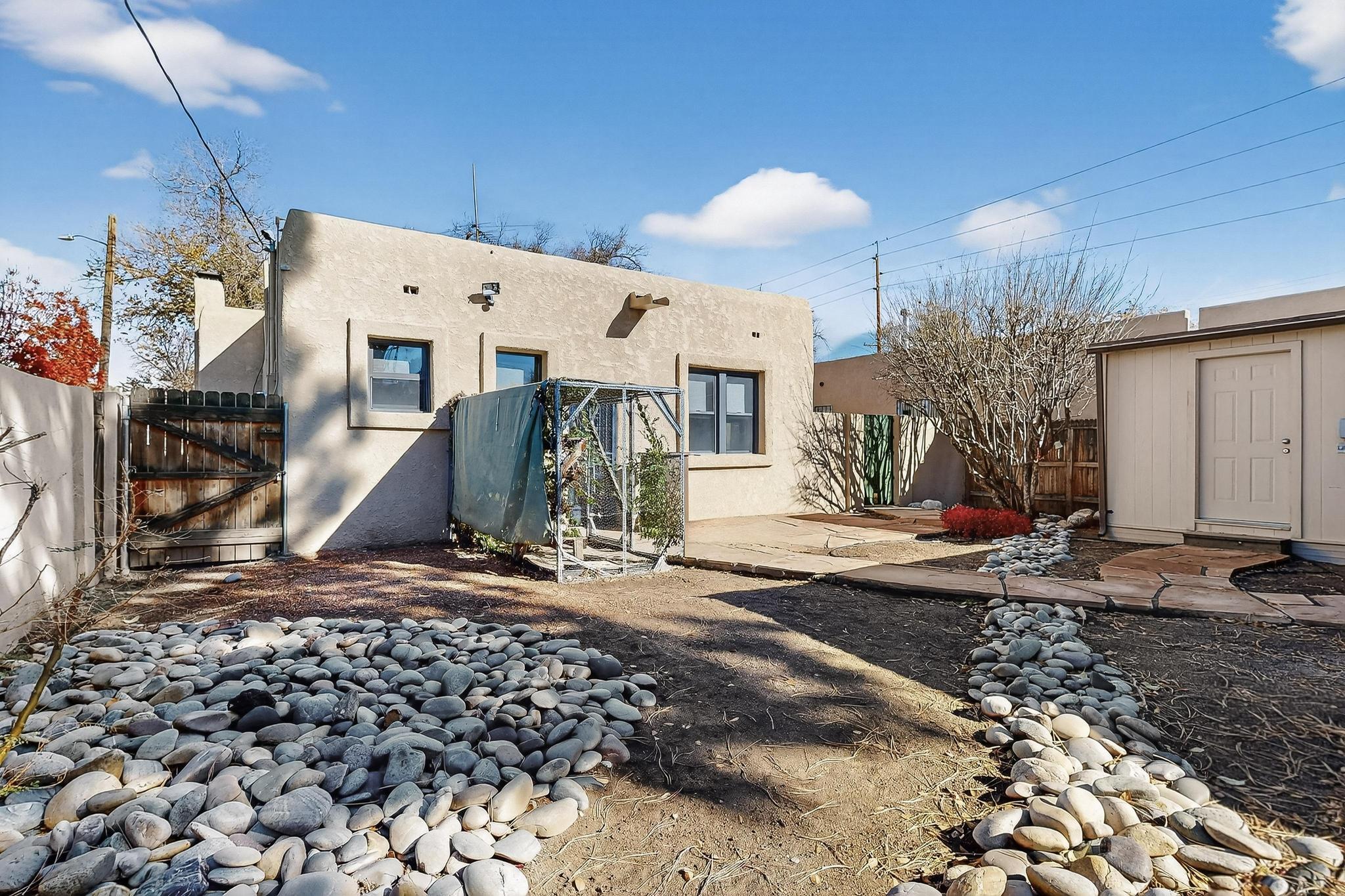 1424 Fruit Avenue NW