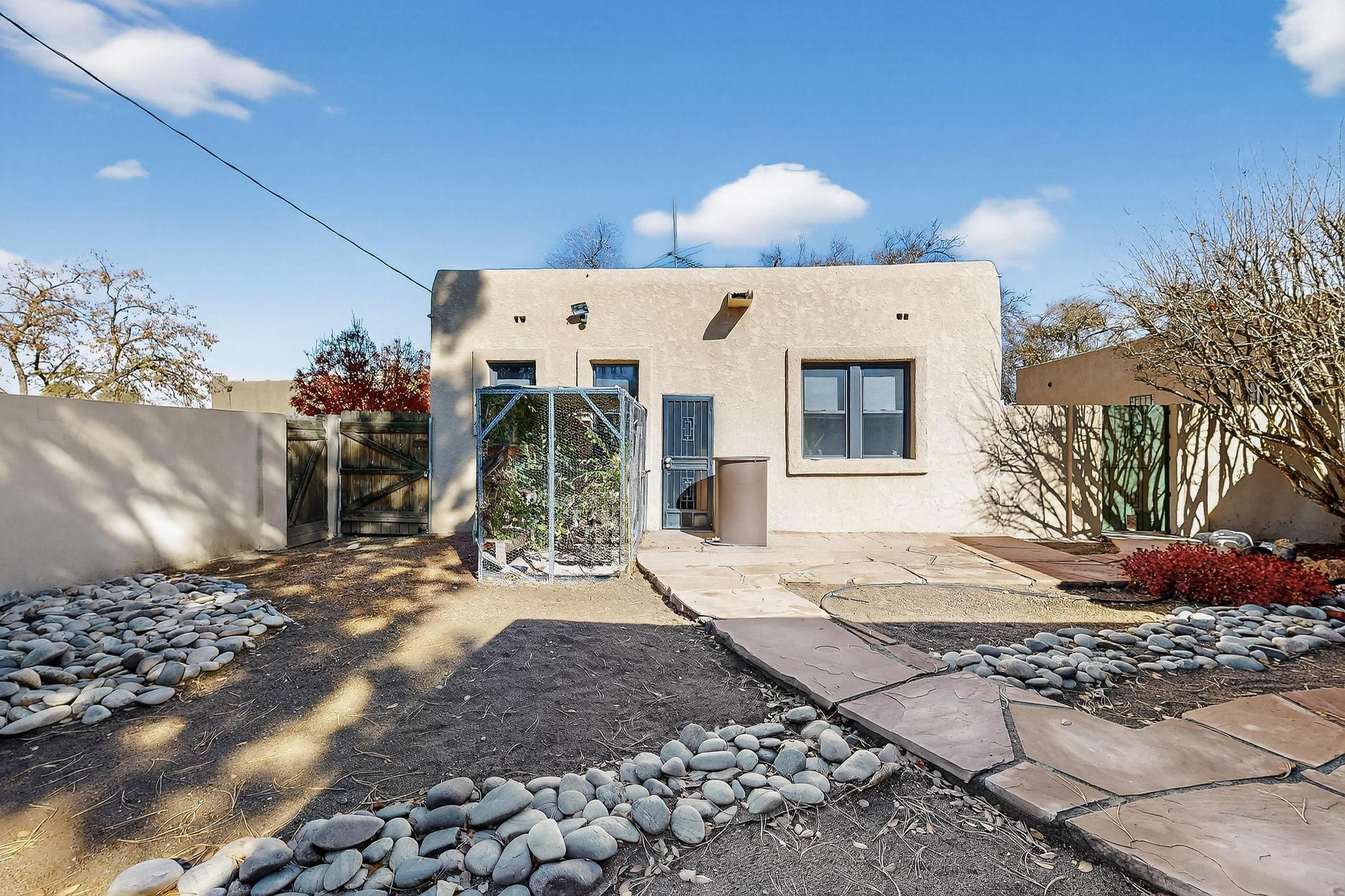 1424 Fruit Avenue NW